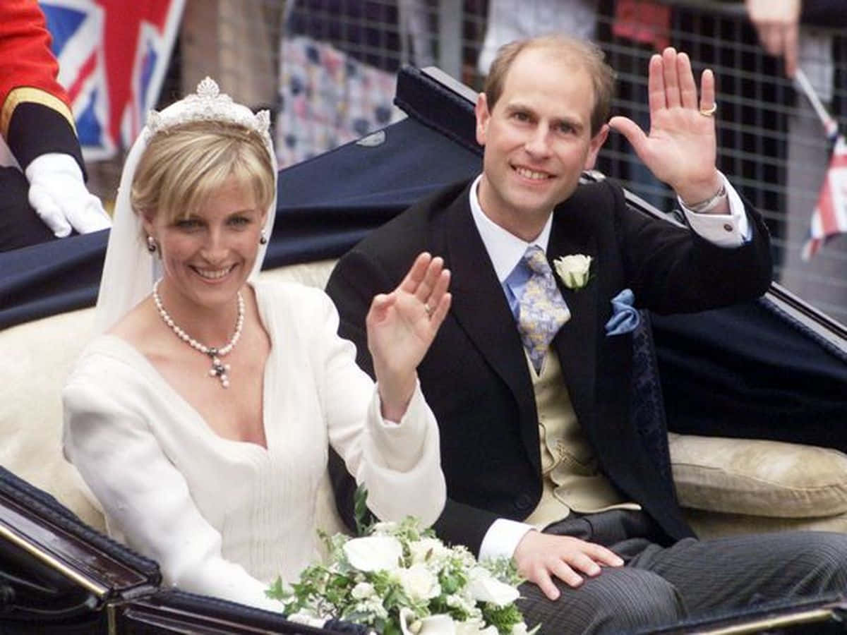 Prince Edward And Sophie In Bridal Car Wallpaper