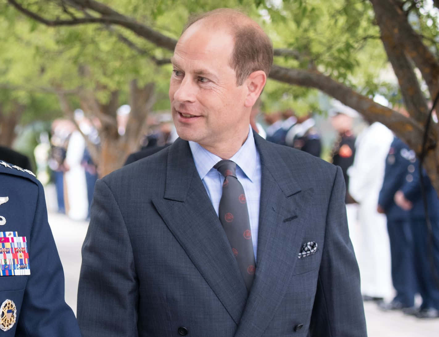 Prince Edward With Police Officer Wallpaper
