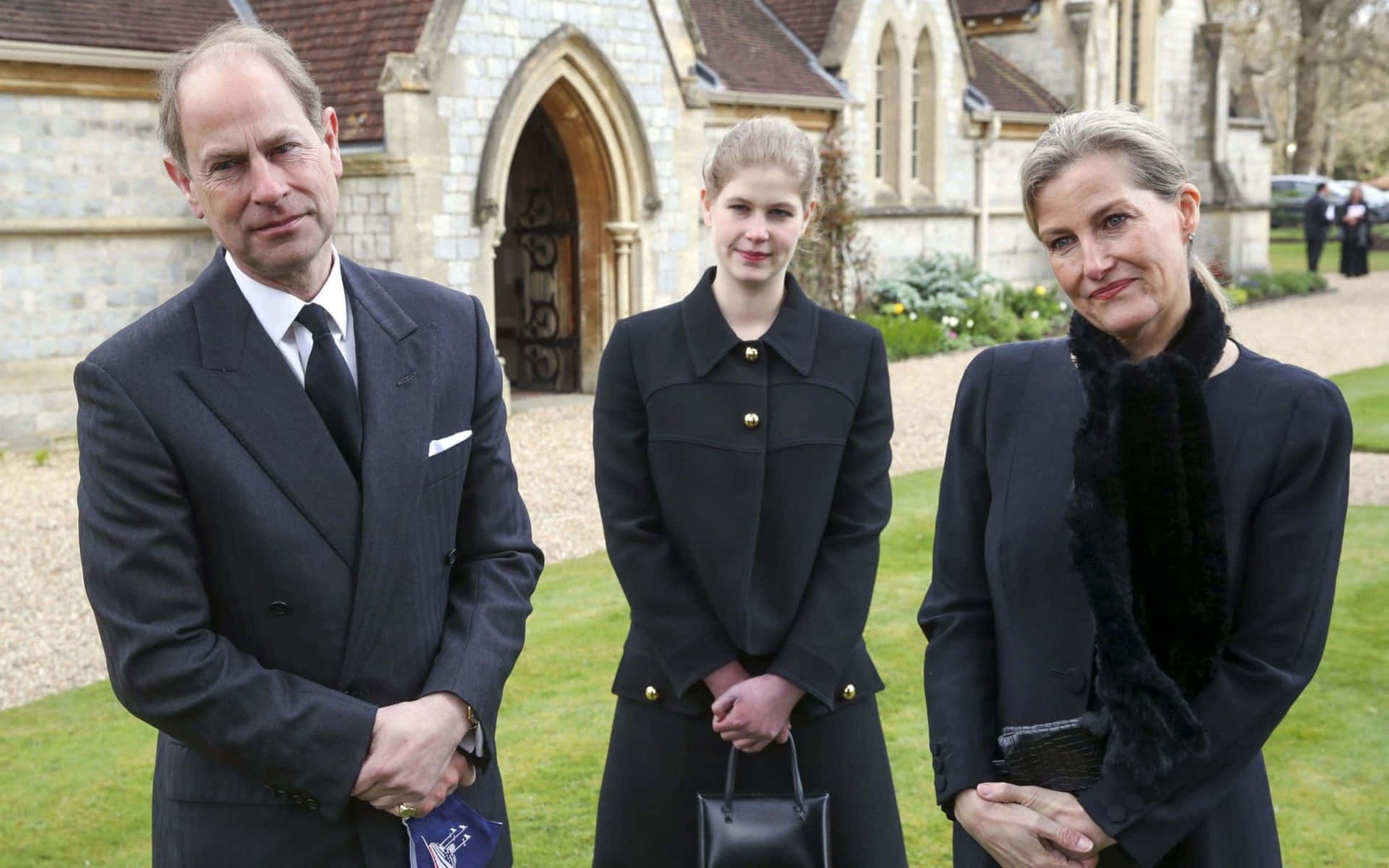 Prince Edward With Wife And Daughter Wallpaper