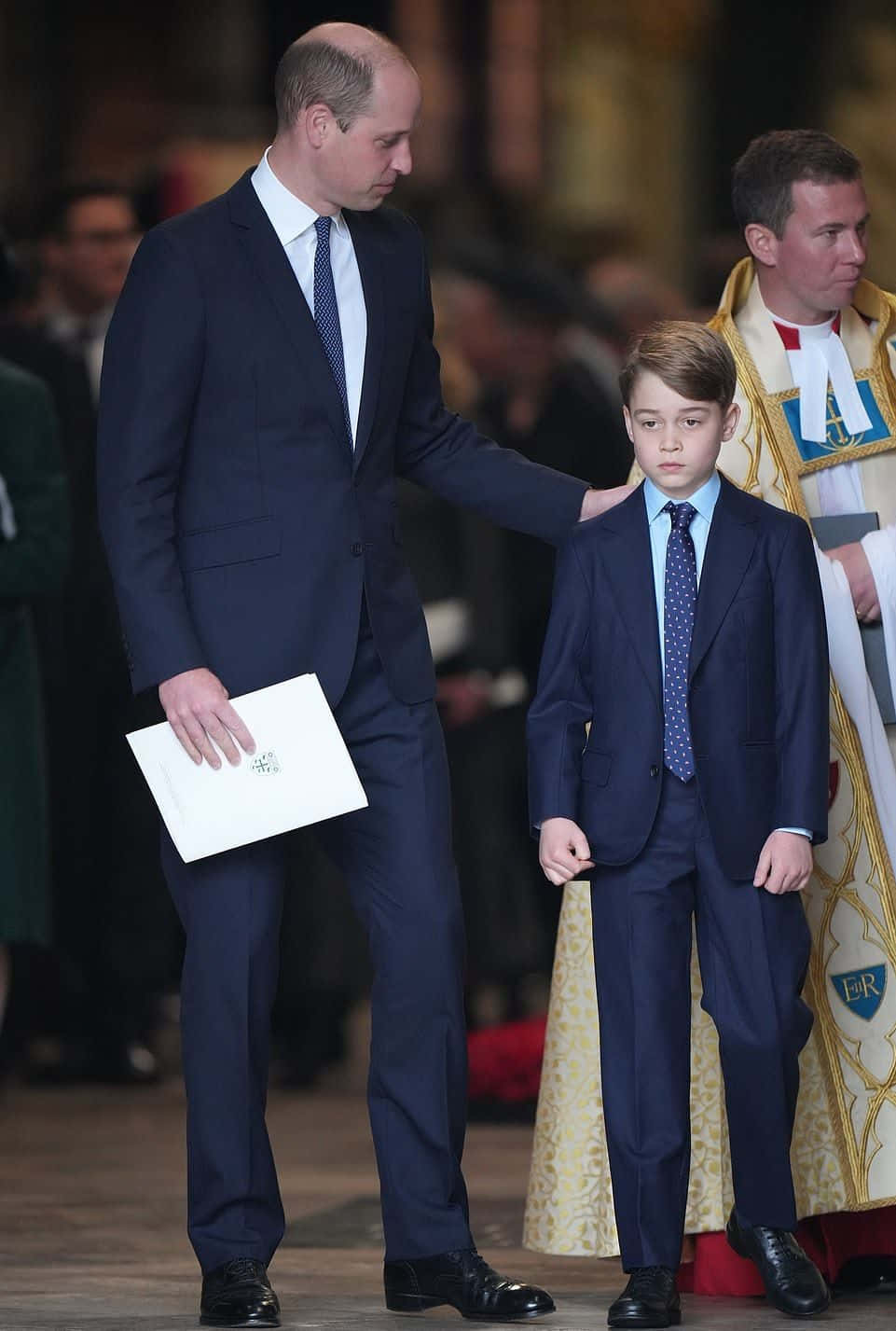 Prinzwilliam Und Sein Sohn Gehen Den Gang Entlang