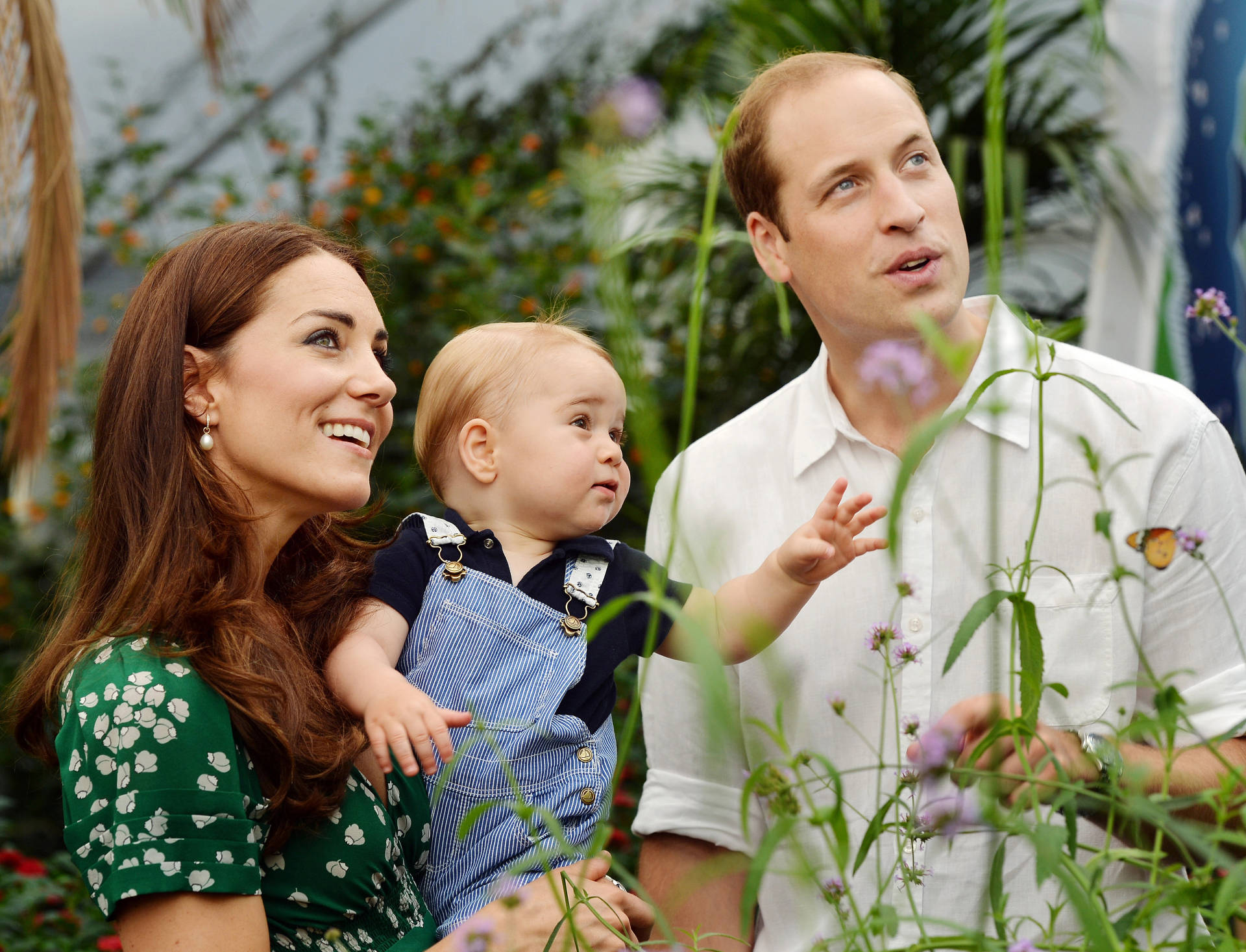 Prince William And Kate With Son Wallpaper