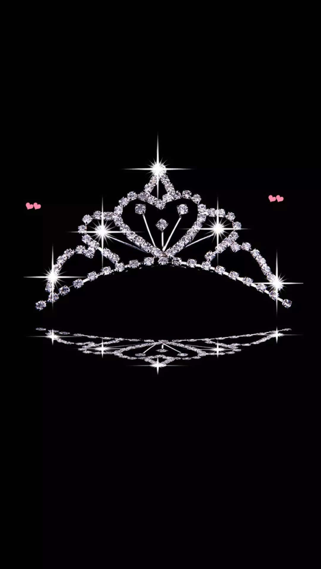 Светящаяся корона на черном фоне