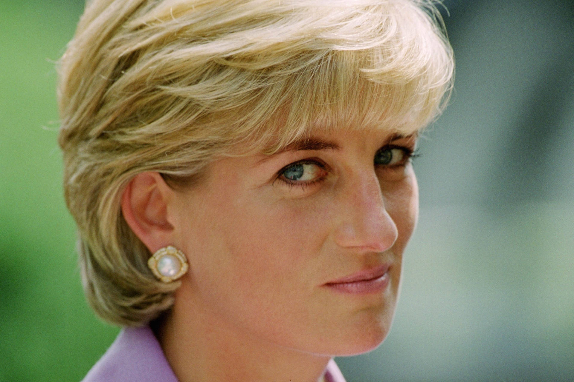 Cortede Pelo Icónico De La Princesa Diana Fondo de pantalla