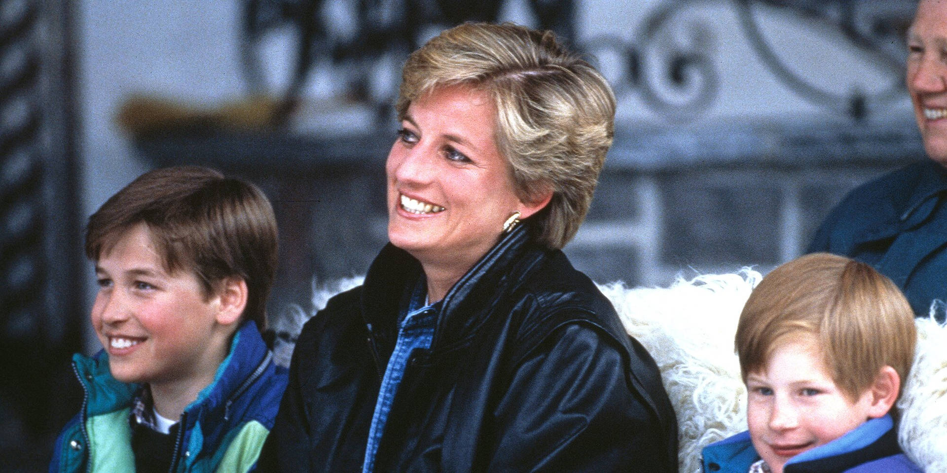 Princess Diana With Her Kids Wallpaper