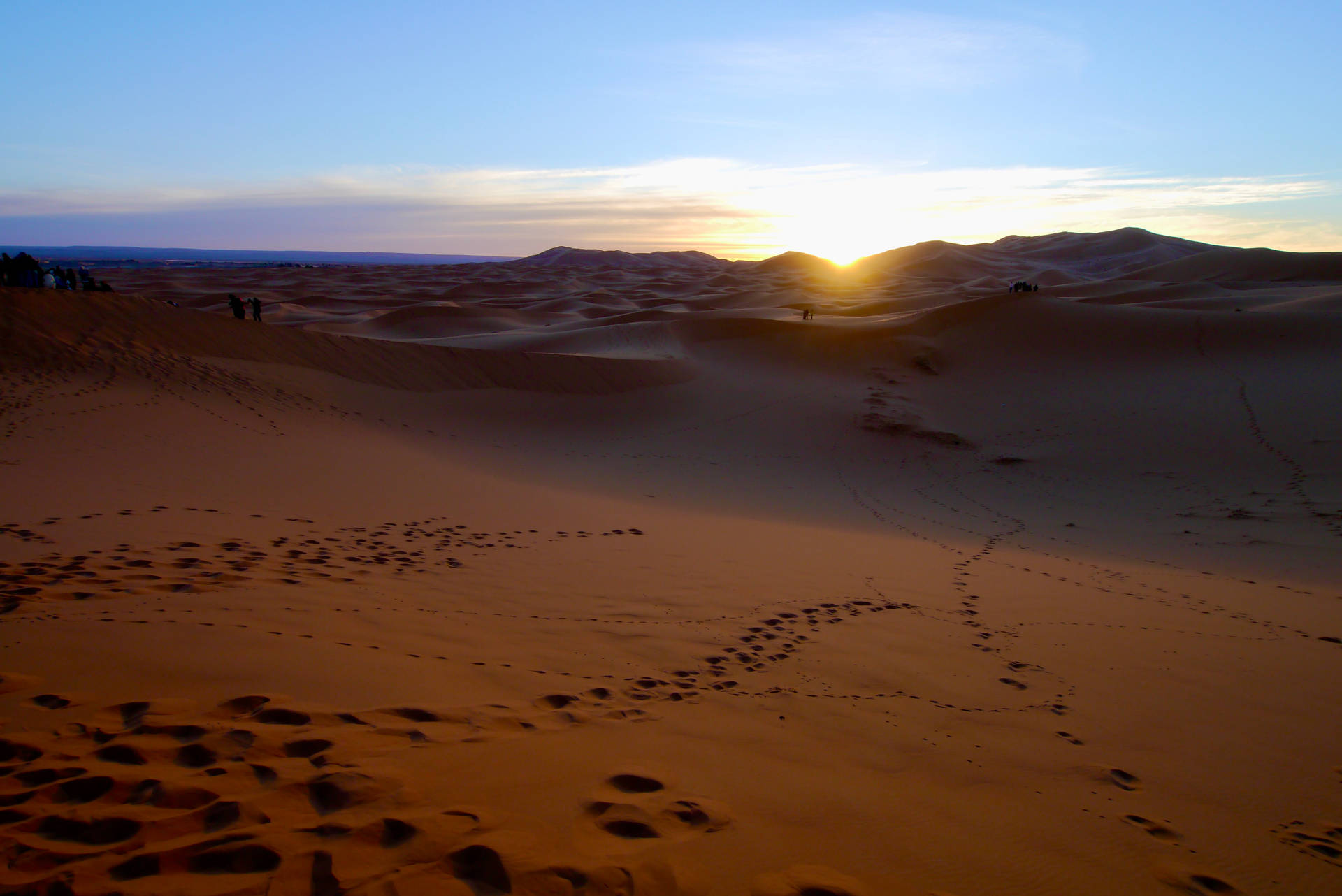 Impresionesen La Arena Del Desierto Del Sahara Fondo de pantalla