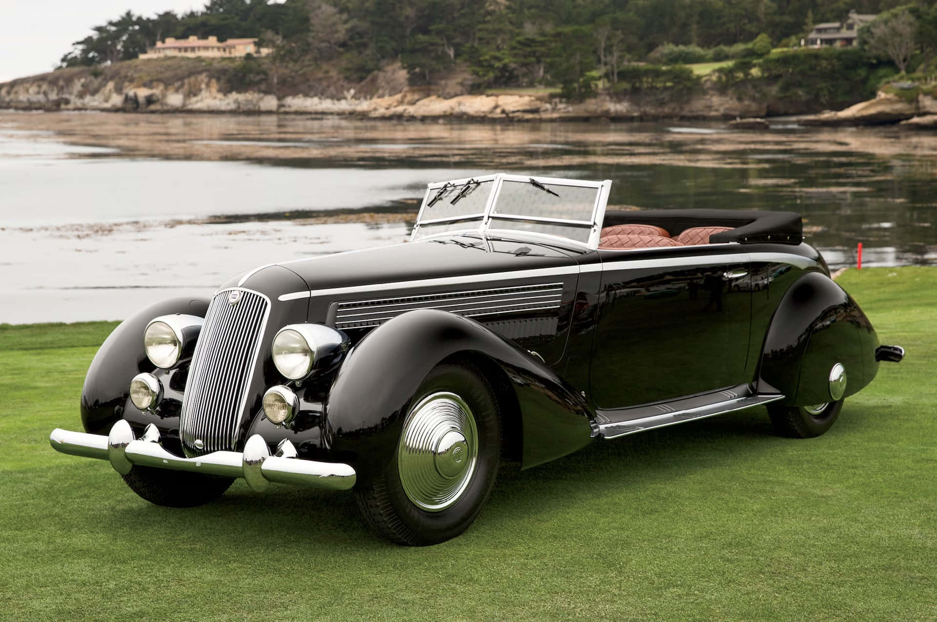 Pristine Lancia Astura Showcasing Its Vintage Charm Wallpaper