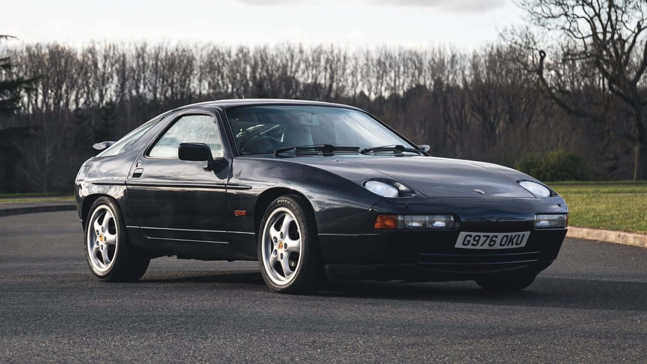 Pristine Superbness - The Porsche 928 Wallpaper