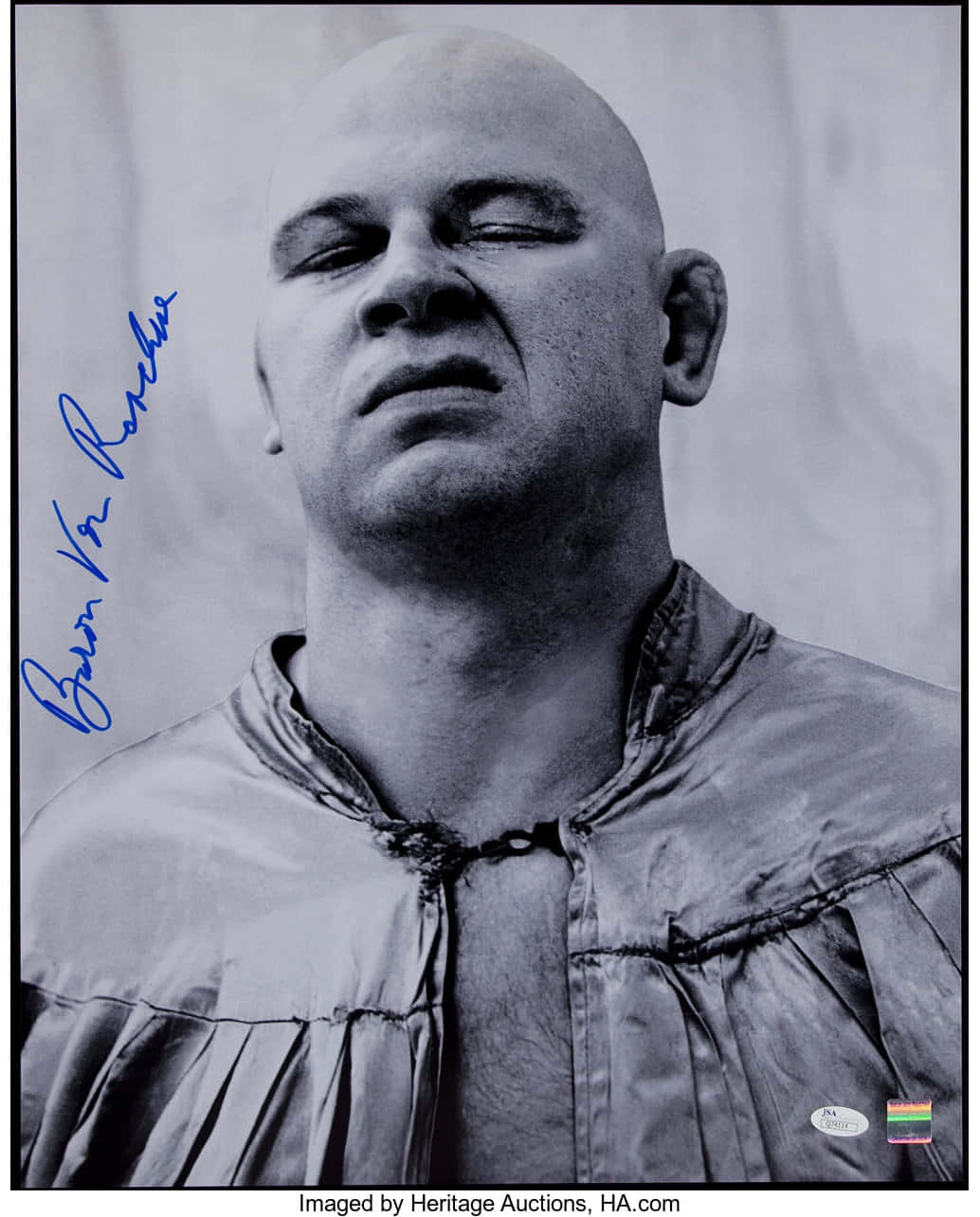 Luchadorprofesional Baron Von Raschke Retrato En Escala De Grises Autografiado. Fondo de pantalla