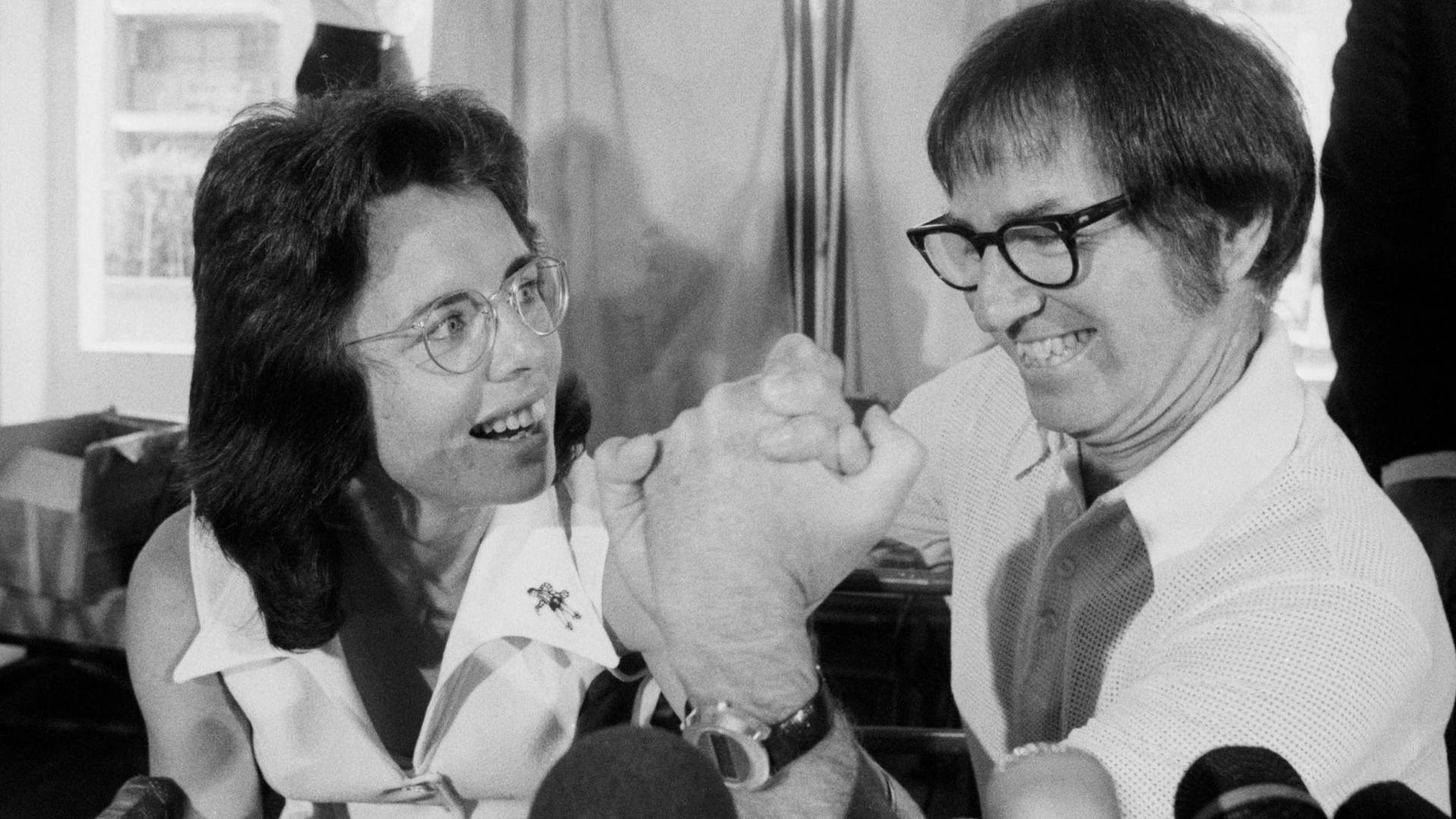 Professional Athletes Bobby Riggs And Billie Jean King Wallpaper