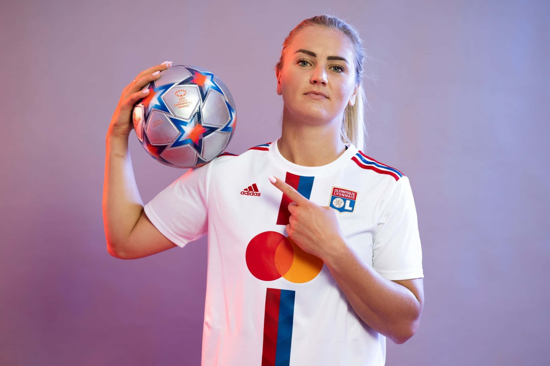 Professional Footballer Lindsey Horan In Action Wallpaper