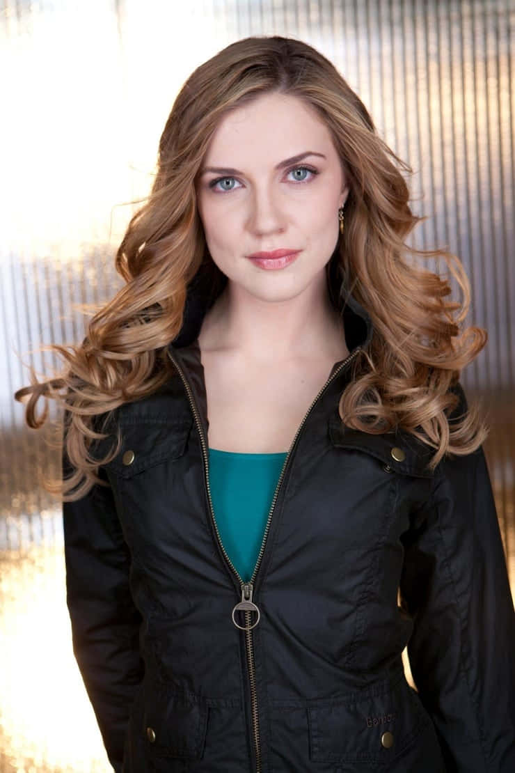 Professional Headshot Sara Canning Wallpaper