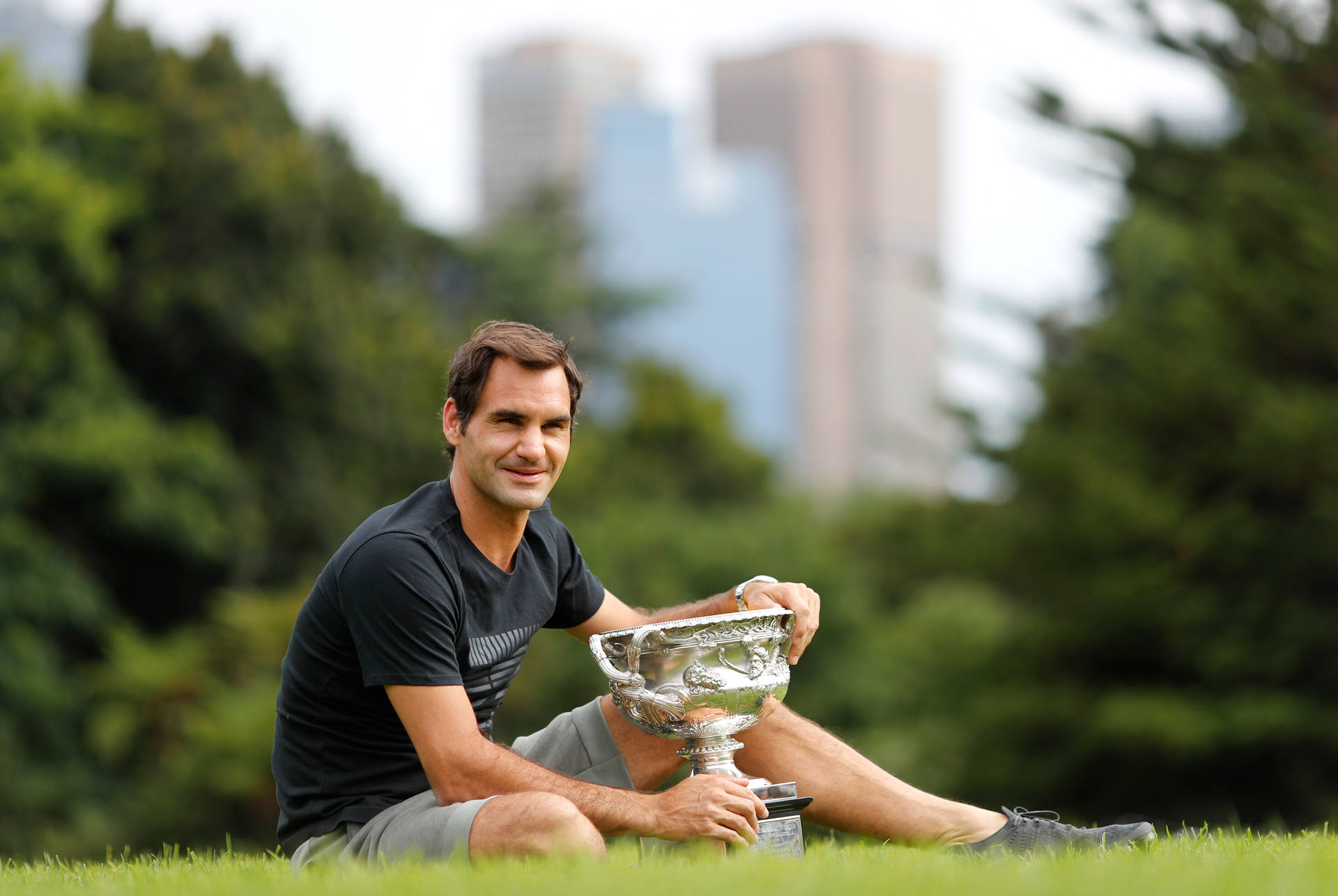 Il Tennista Professionista Roger Federer Sfondo