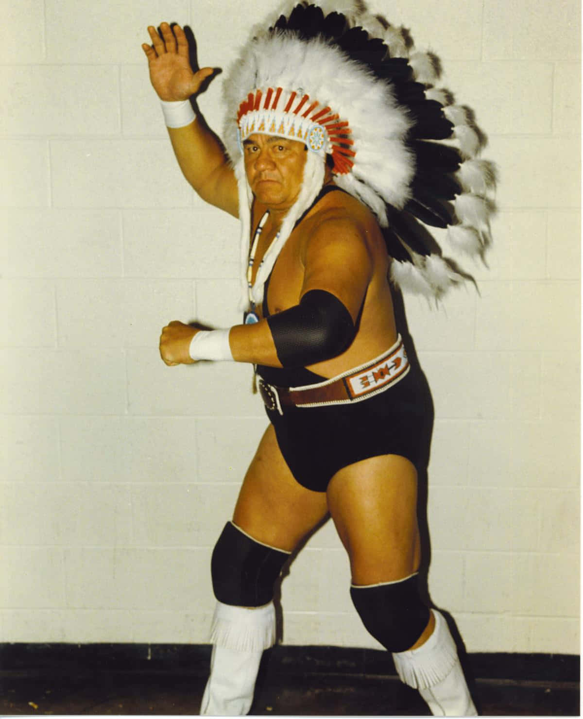 Professionel wrestler Chief Wahoo McDaniel iført traditionel krig bonnet tapet. Wallpaper