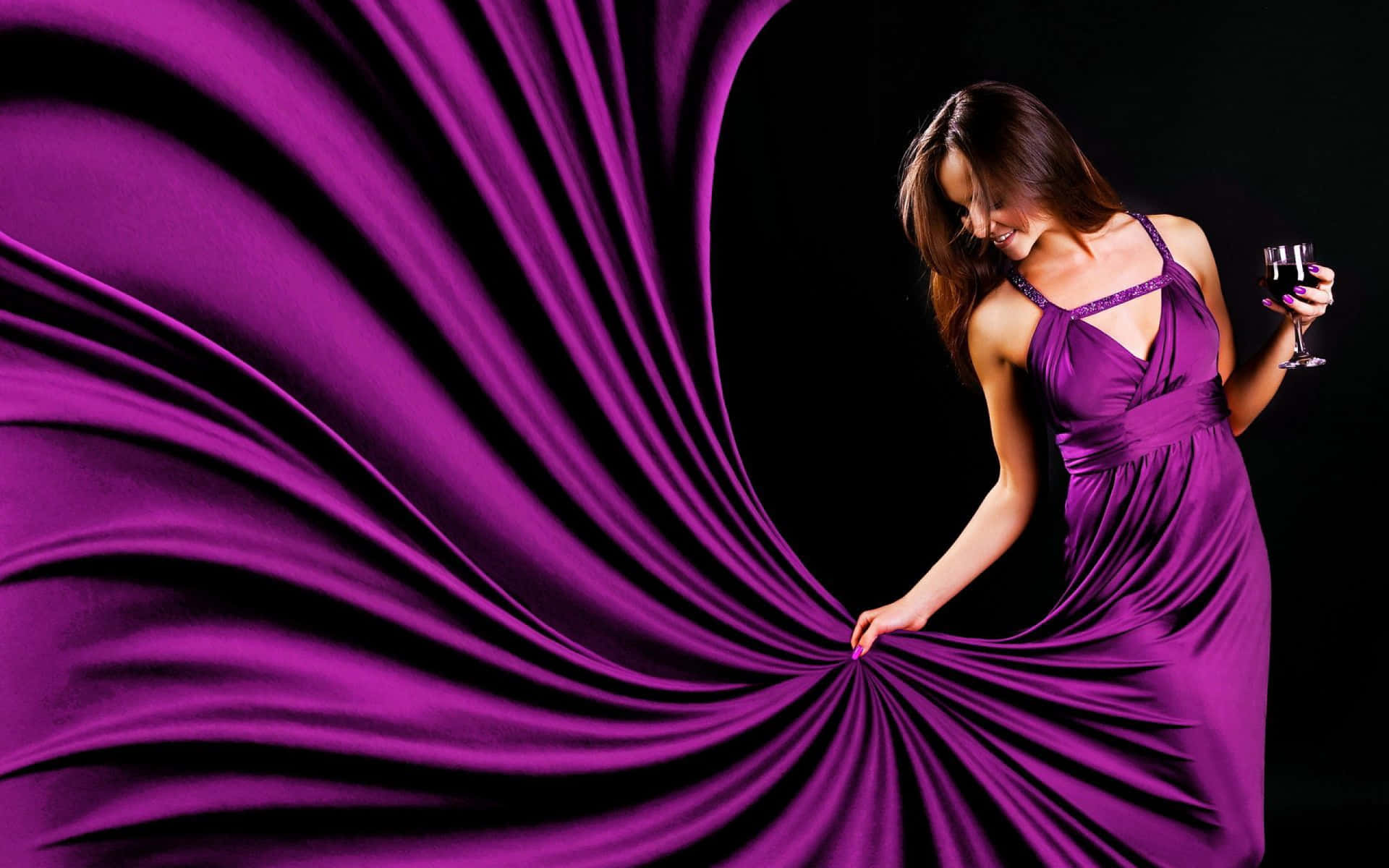 Bildmit Purpurfarbenem Abendkleid