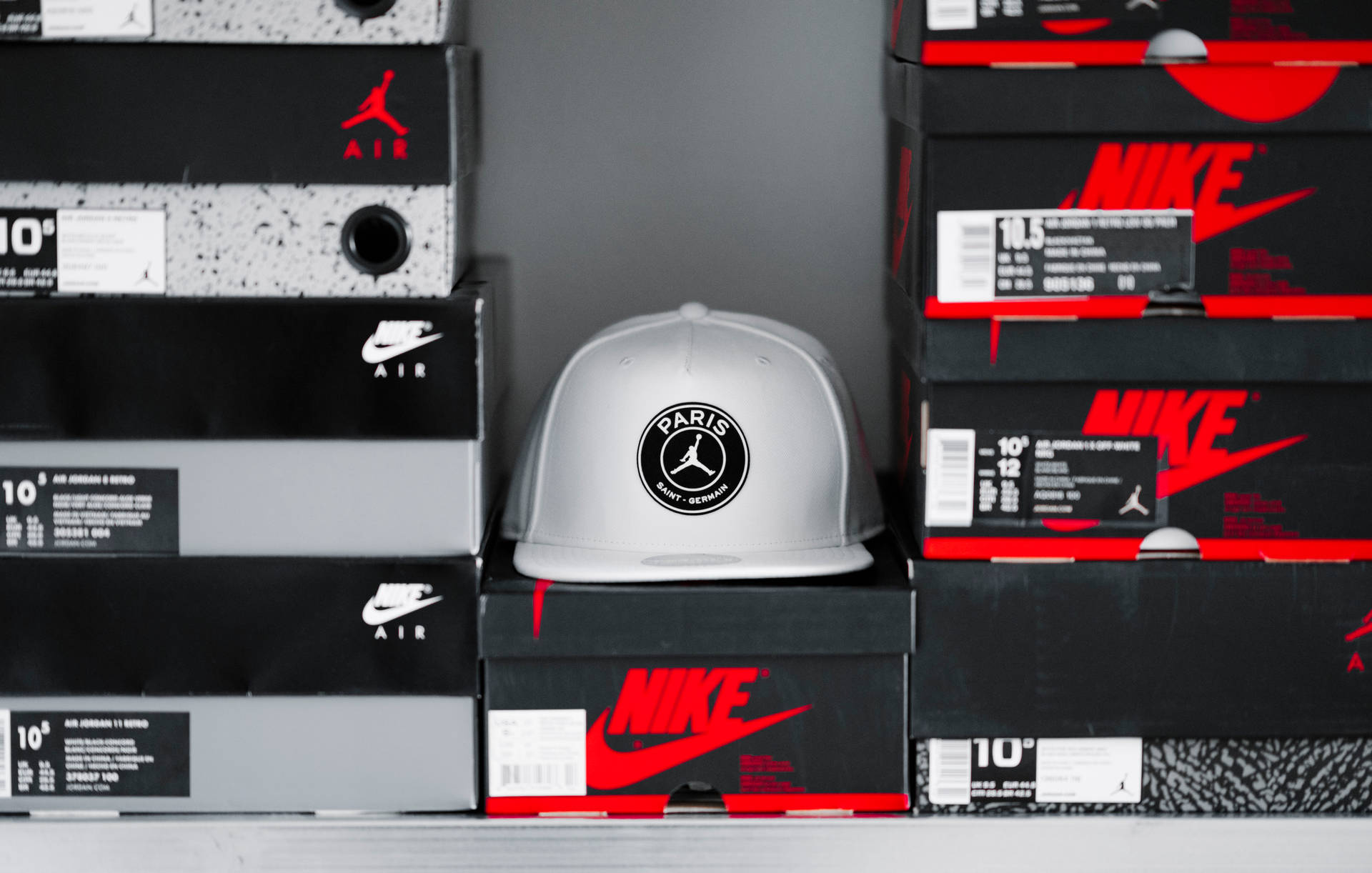 PSG Cap And Nike Boxes Wallpaper