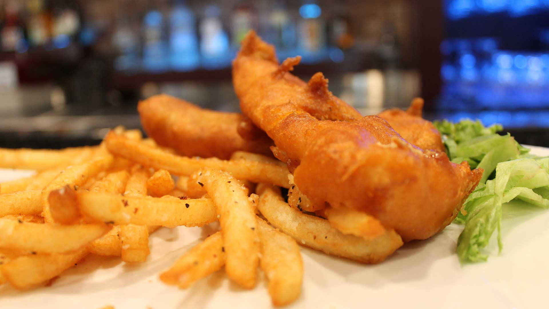 Pubstyle Fish And Chips: Publik Stil Fisk Och Pommes Frites. Wallpaper