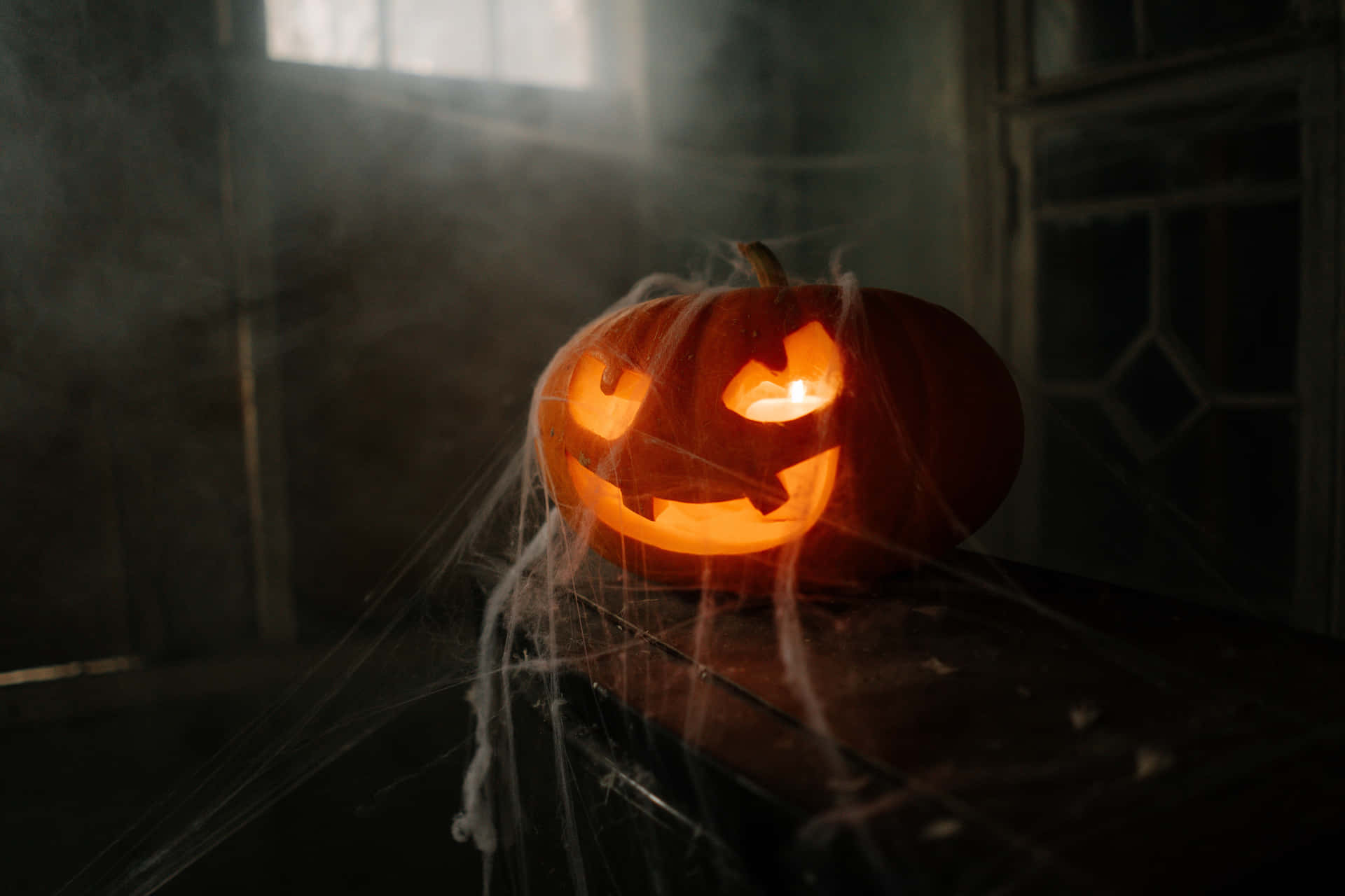 Decorazionedi Halloween In Una Foto Di Una Distesa Di Zucche.