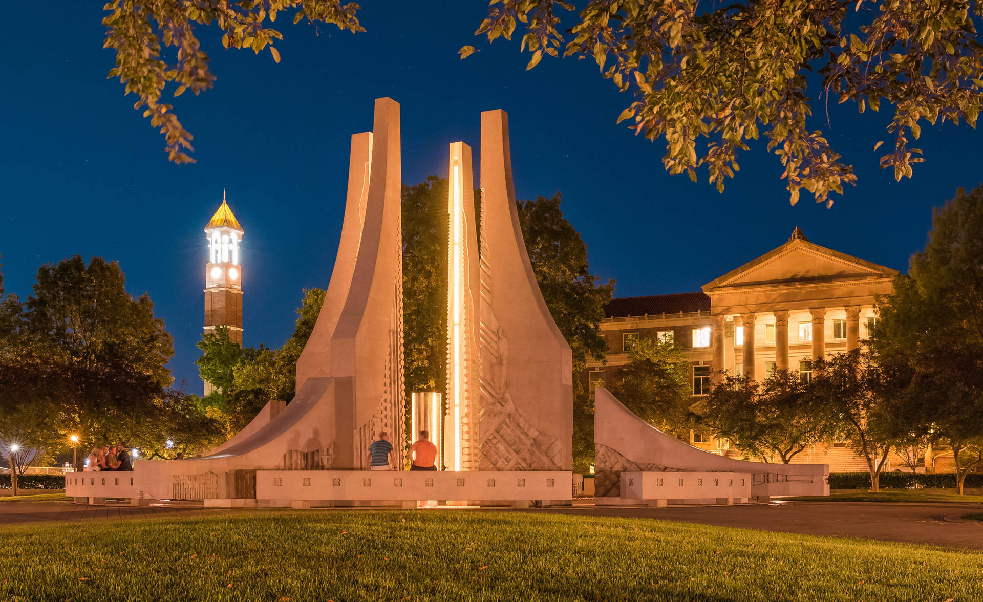 Purdue University Engineering Fountain At Night Wallpaper