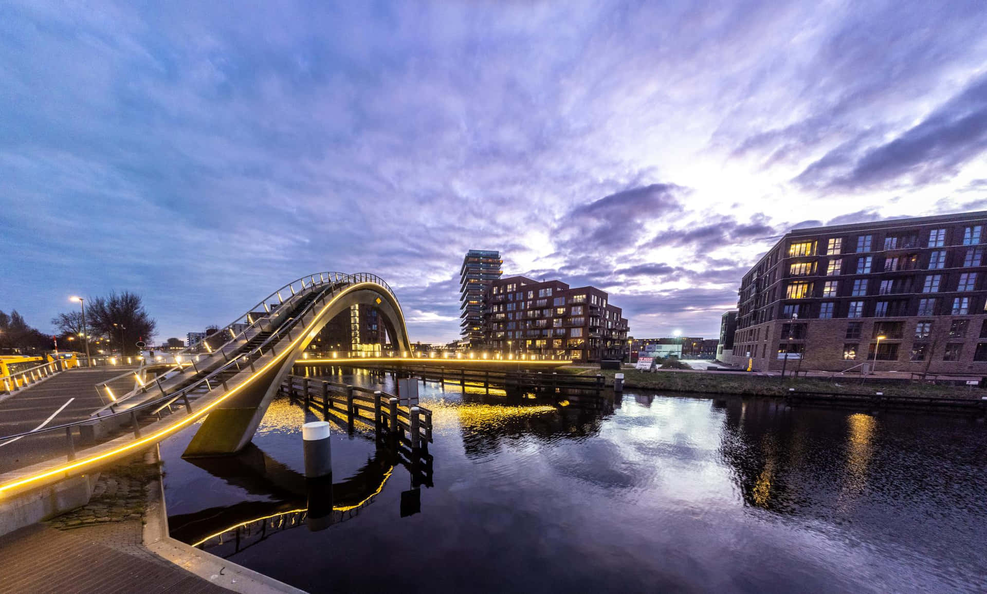 Purmerend Melkwegbrug Twilight Scene Wallpaper