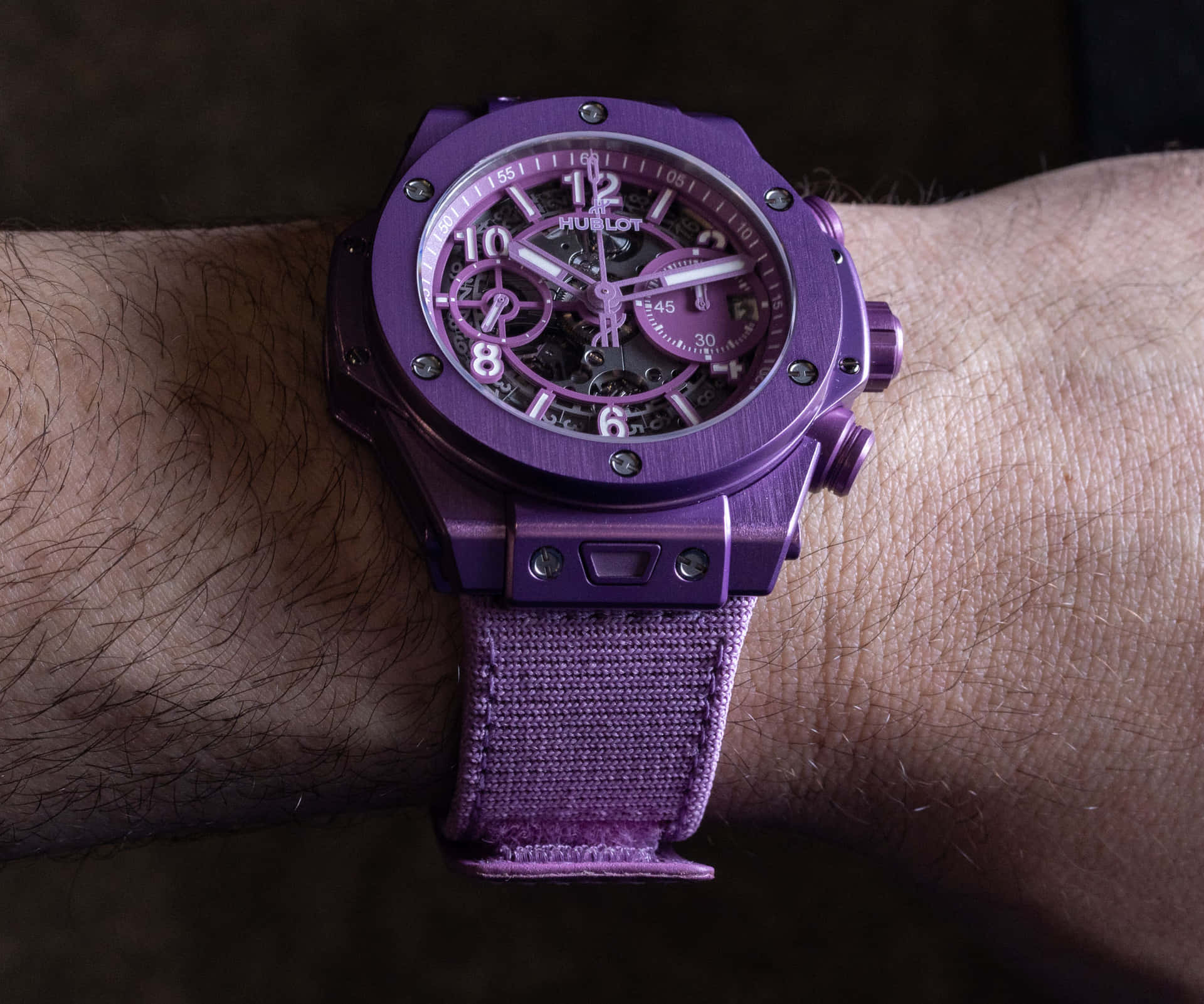 Get Ready for the Weekend with Our Attractive Purple Accessories Wallpaper
