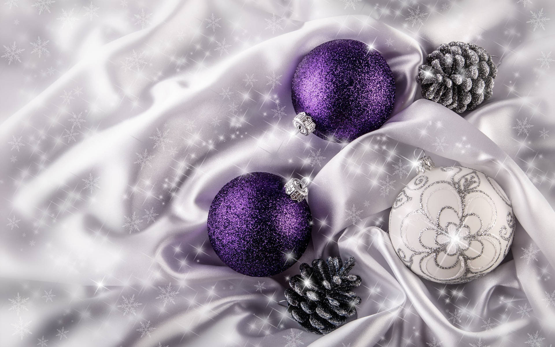 Purple And White Christmas Balls Ornament Wallpaper