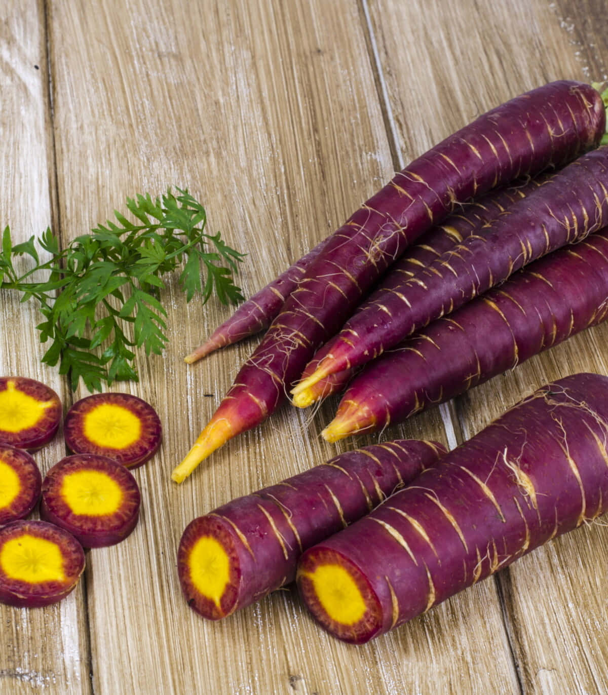 Enjoy nutritious purple carrots Wallpaper