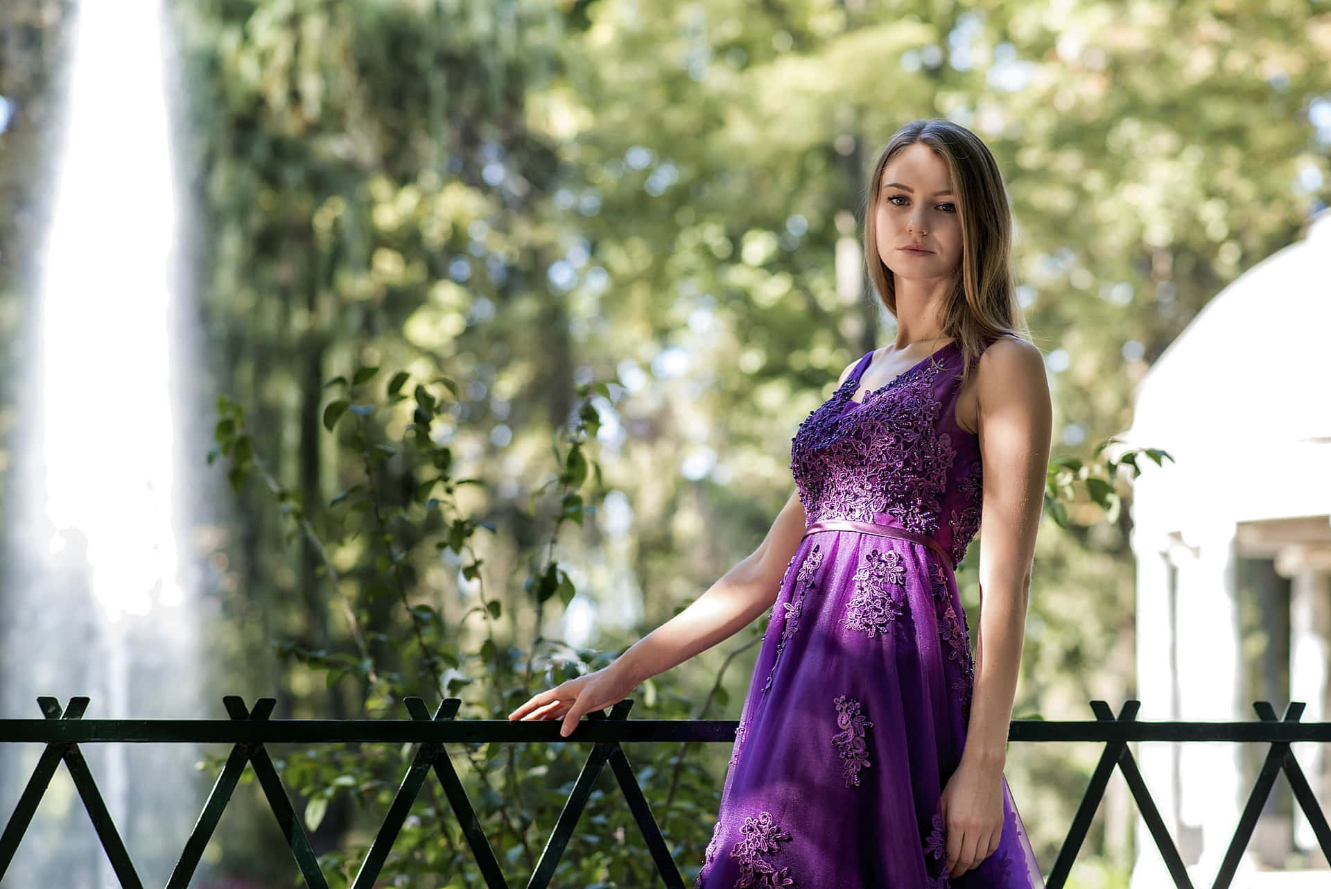 A Dreamy Purple Dress To Steal The Spotlight" Wallpaper