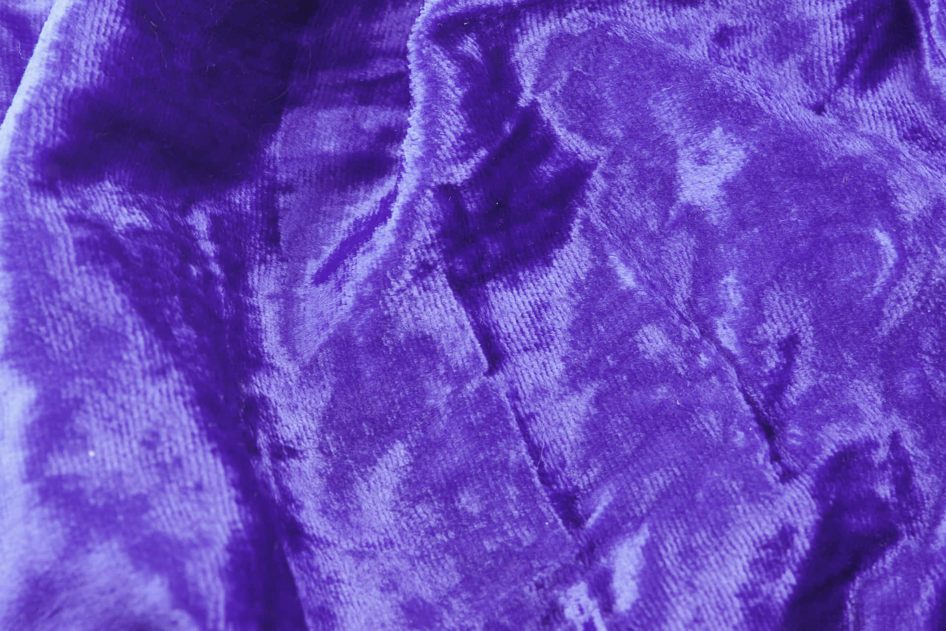 Enhance the Look of Your Home with Eye-Catching Purple Fabrics Wallpaper