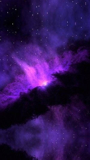 Galaxiamorada De Iphone Con Nubes Oscuras Y Estrellas. Fondo de pantalla