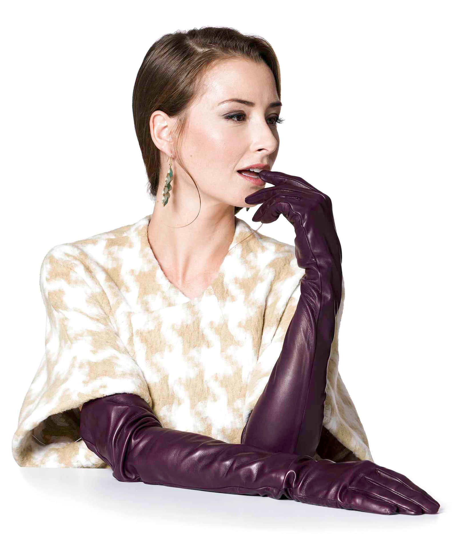 Purple Gloves - Stand Out in Style Wallpaper