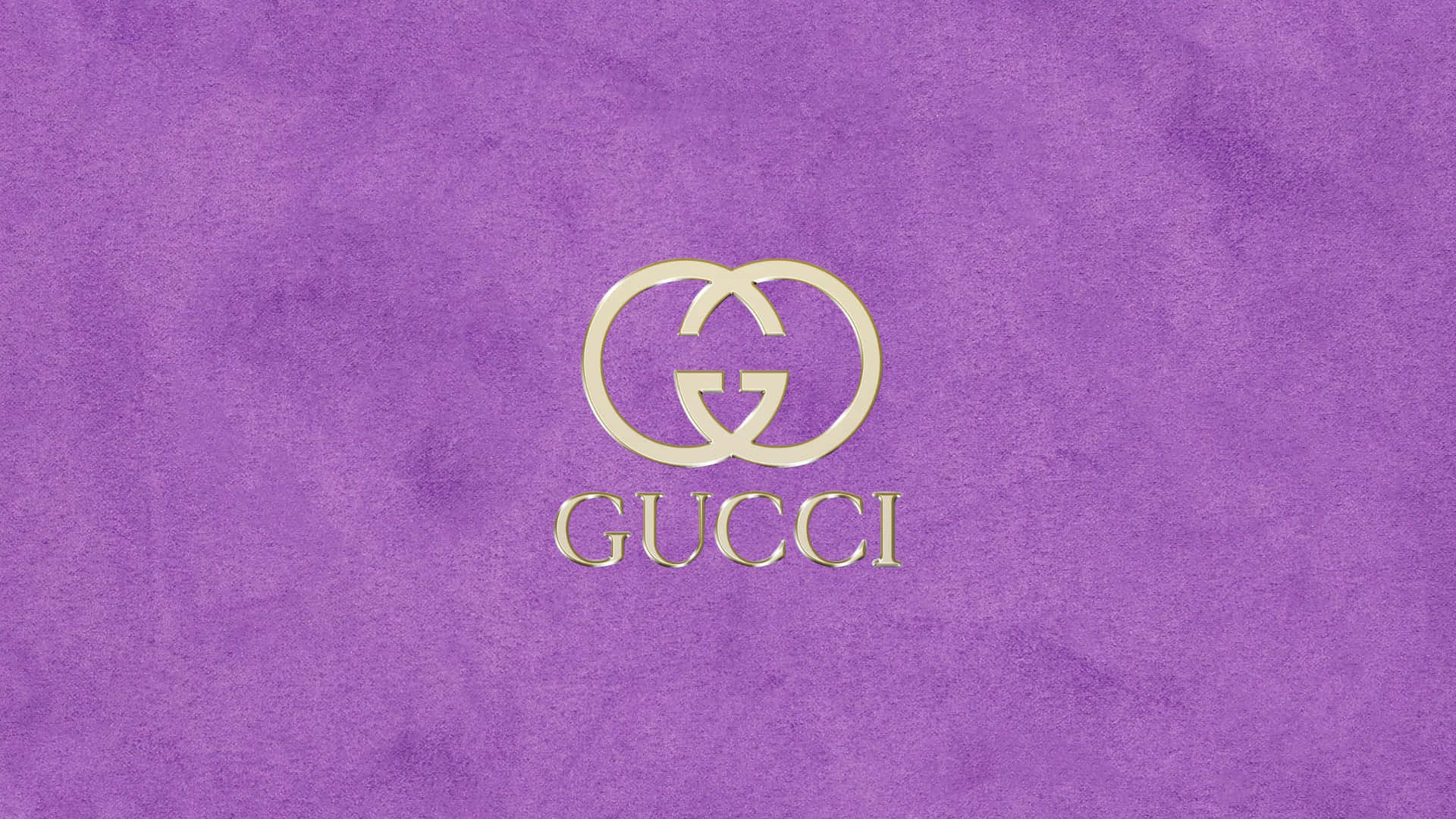Skin dig strålende i det luksuriøse Purple Gucci print. Wallpaper