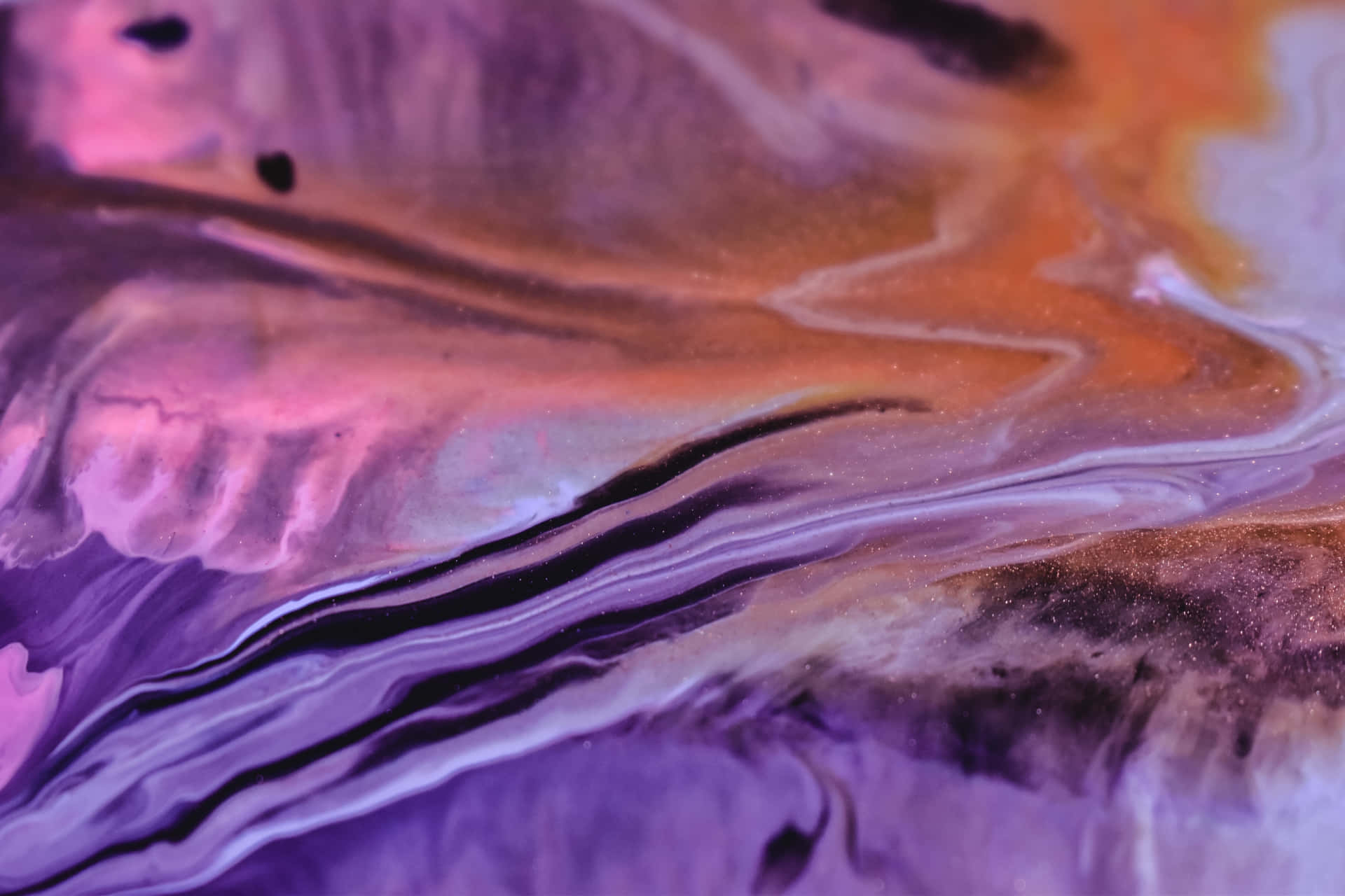 Ink Falling From Above in Stunning Shades of Purple Wallpaper