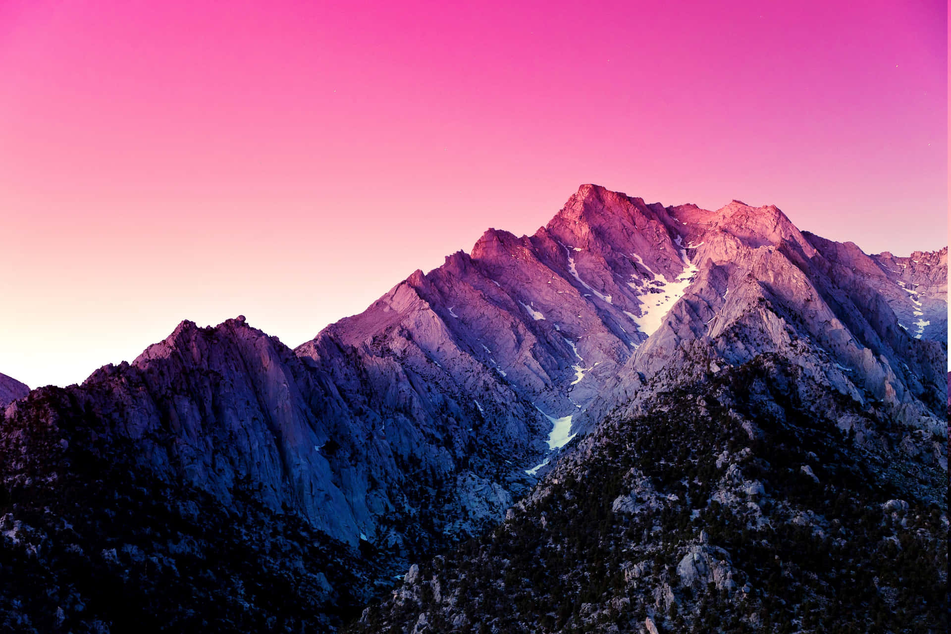 Unavista Impresionante De La Majestuosidad De Las Montañas Purpuras Fondo de pantalla