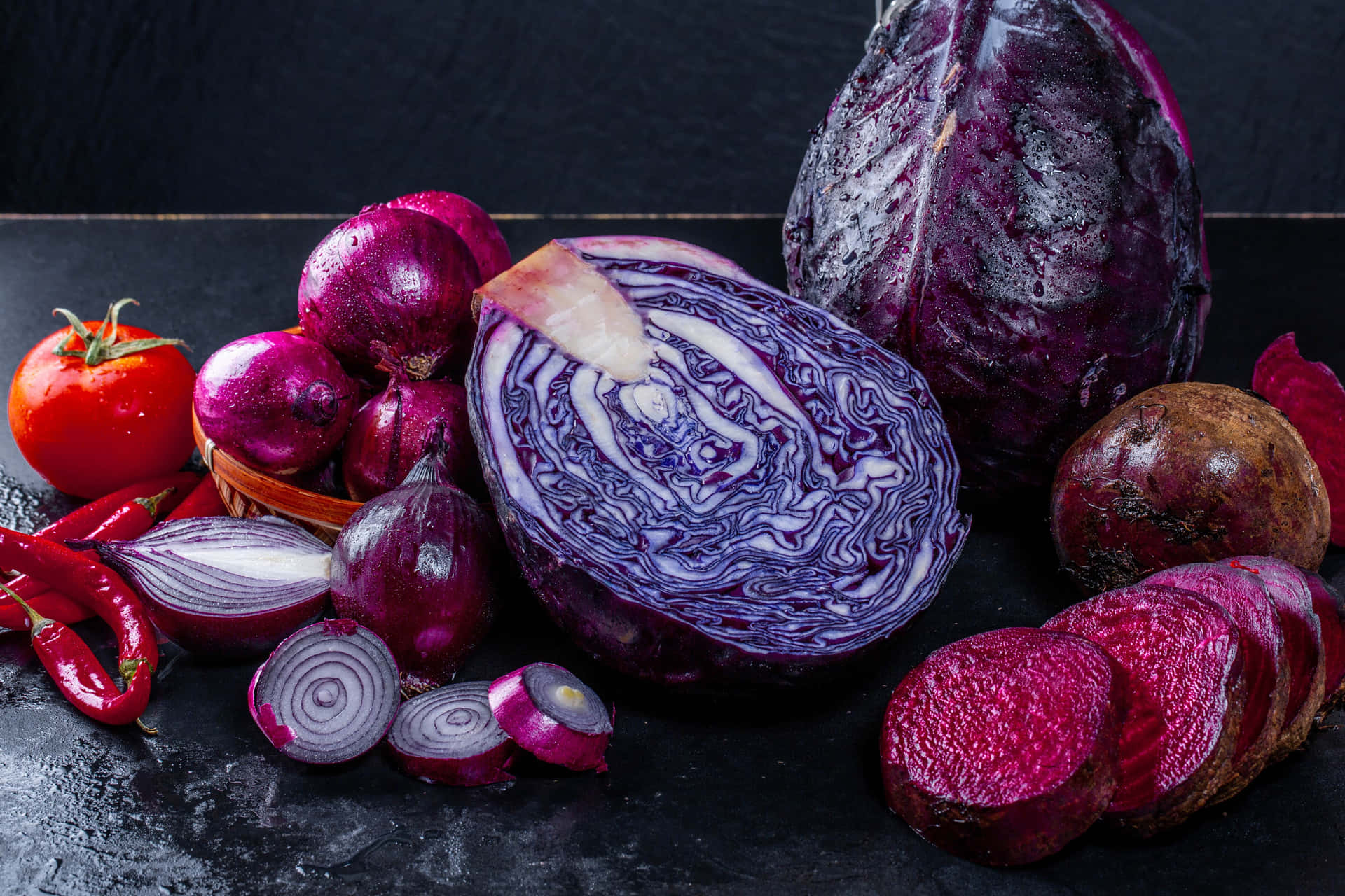 Fresh purple onions Wallpaper