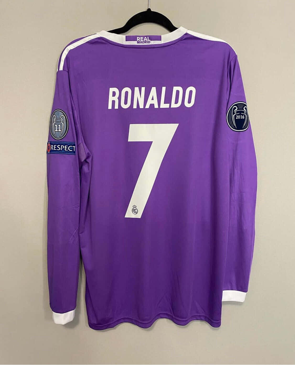 Download Purple Ronaldo7 Real Madrid Jersey Wallpaper | Wallpapers.com