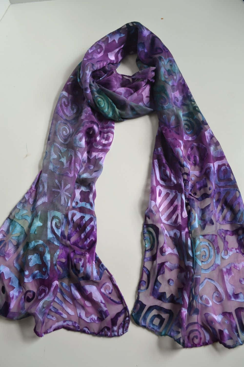 Download Feel warm and stylish with a purple scarf Wallpaper ...