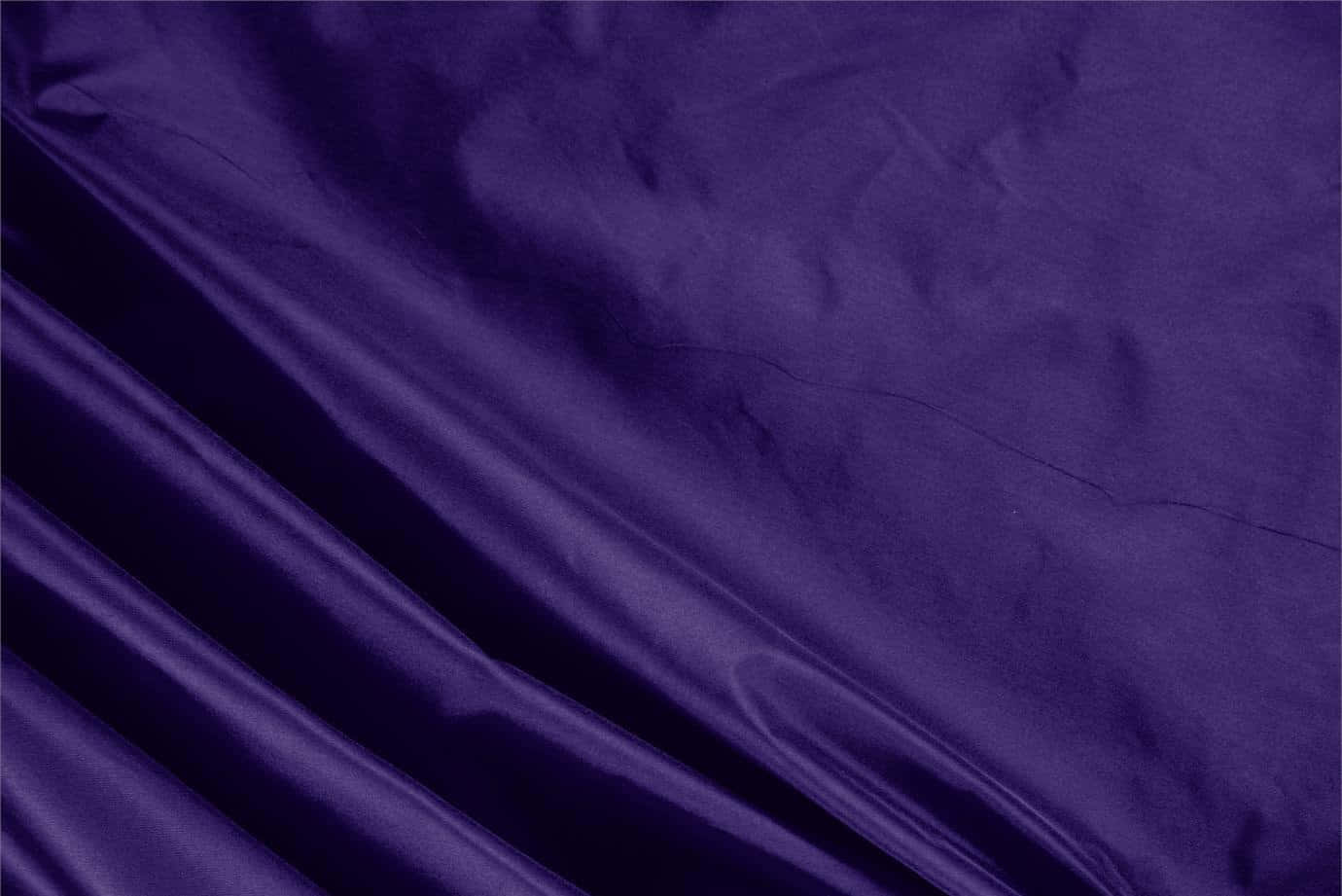 Elcolor Púrpura De Seda Brinda Una Sensación Lujosa De Sofisticación. Fondo de pantalla