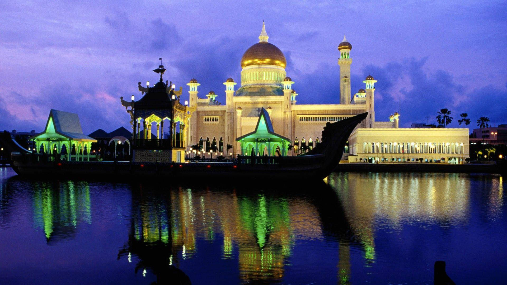 Purple Skies Over Brunei Mosque Wallpaper