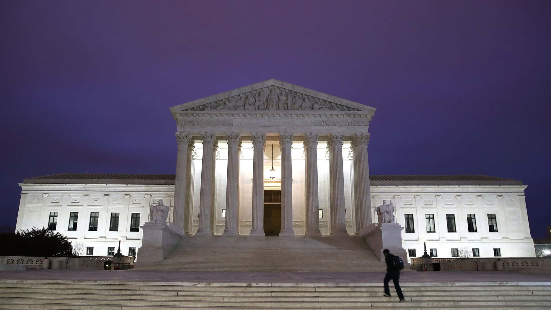 Cielopúrpura Sobre El Edificio De La Corte Suprema Fondo de pantalla
