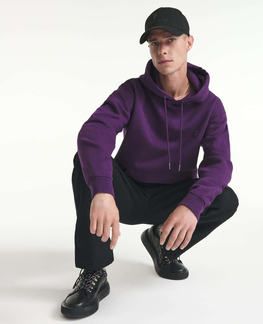 Look Stylish In A Purple Sweatshirt Wallpaper