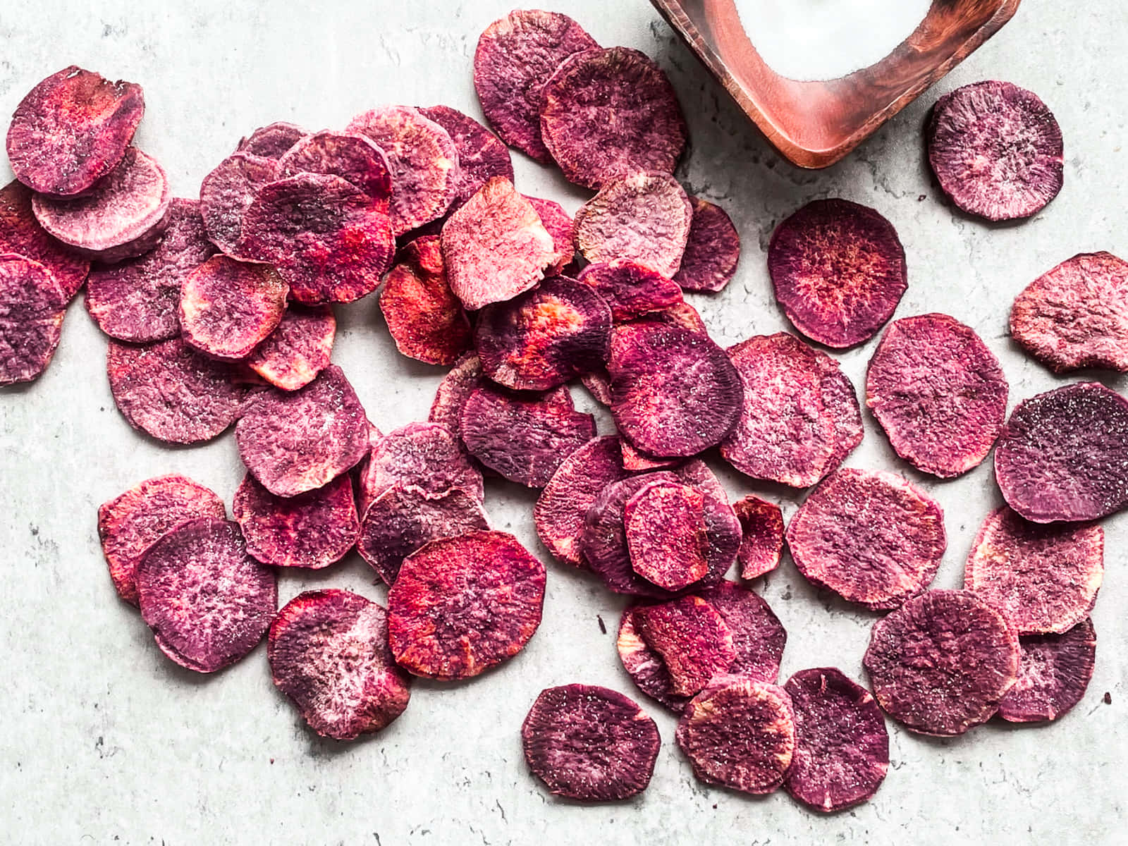 Delicious purple sweet potato hand-harvested from local farm. Wallpaper