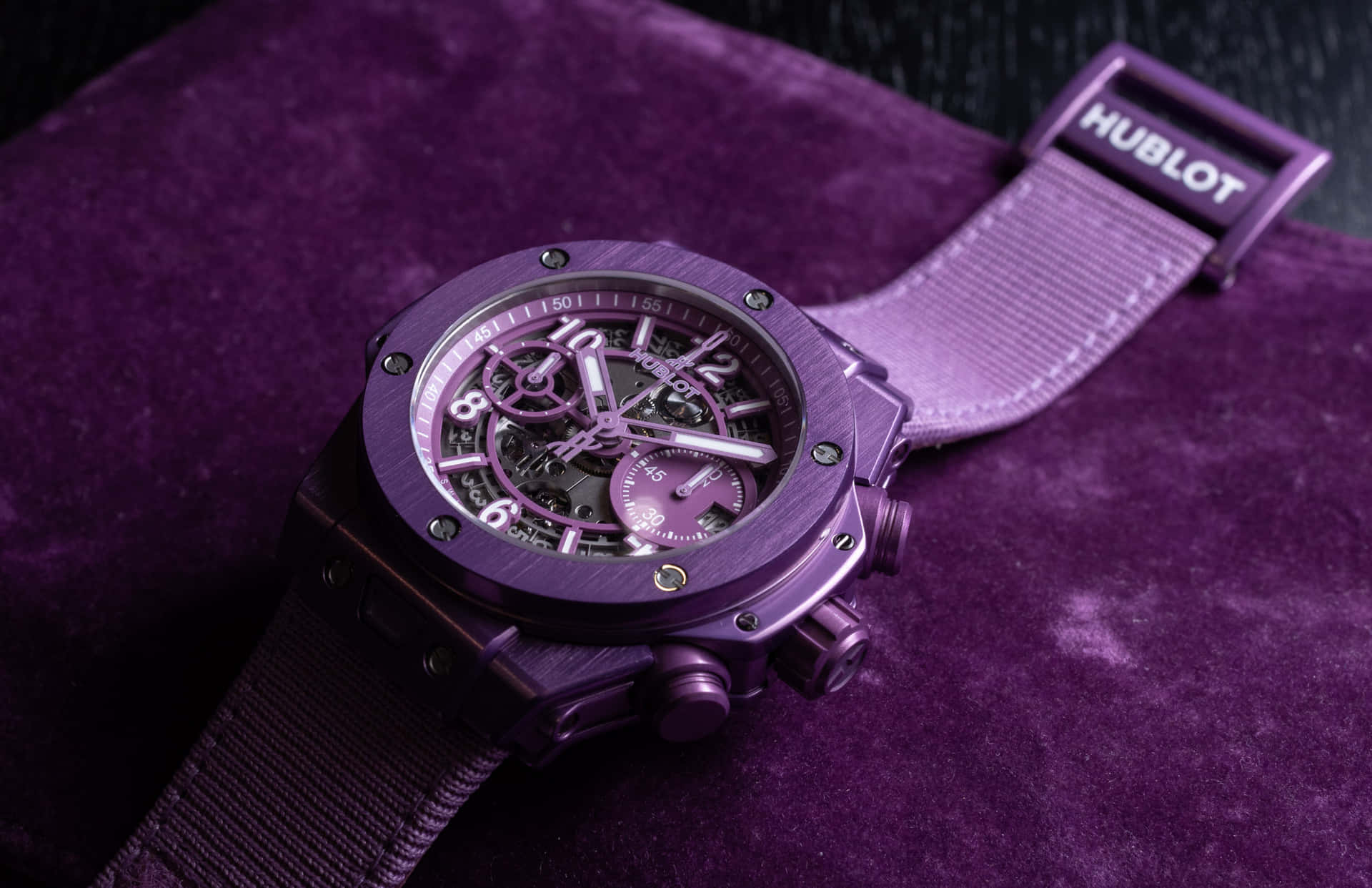 Let The Purple Watch Compliment Your Look Wallpaper
