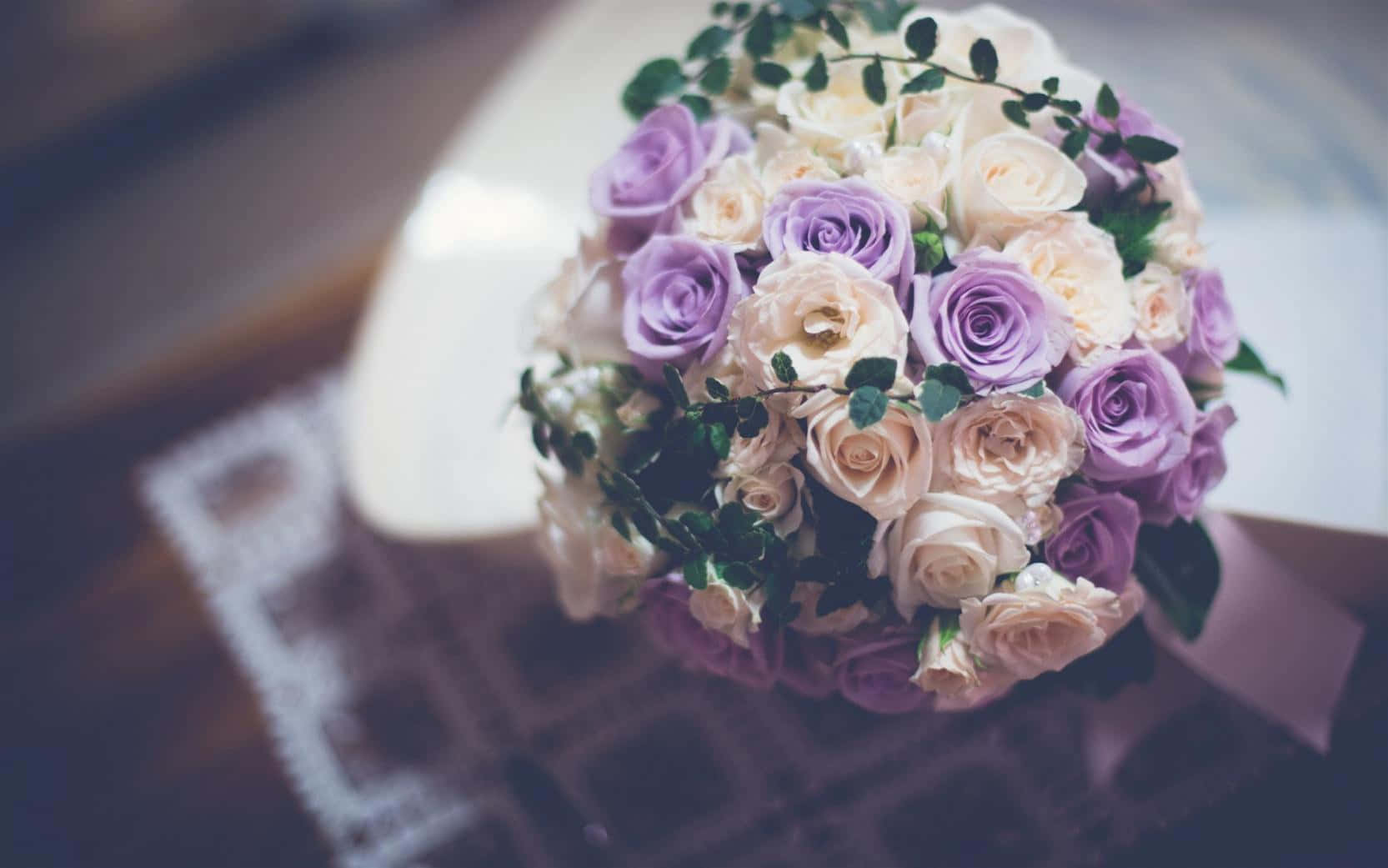 Purple & White Rose Bouquet Wallpaper