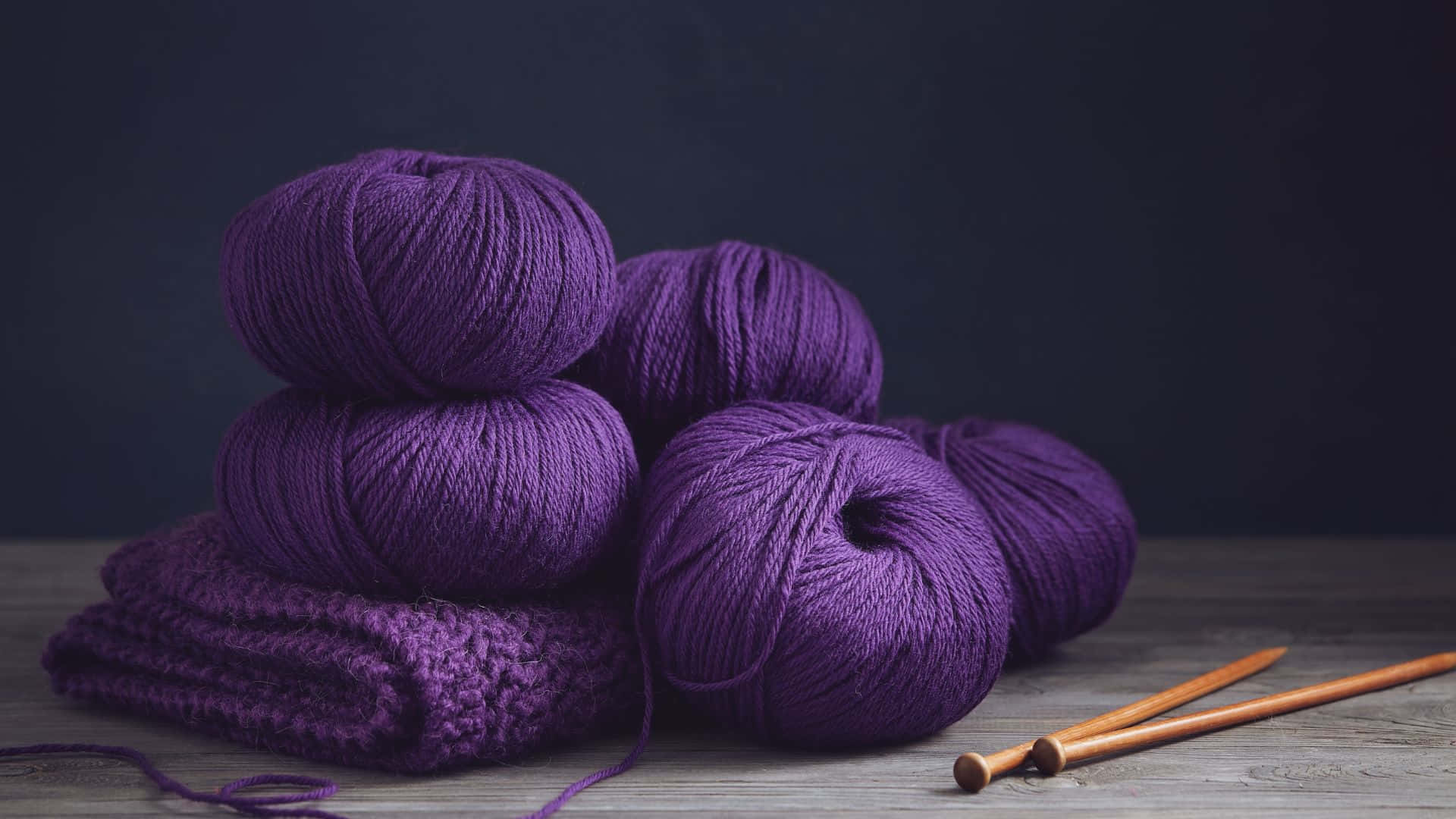 Purplewool, Una Lujosa Tela Con Textura Y Estilo Para La Decoración Del Hogar. Fondo de pantalla
