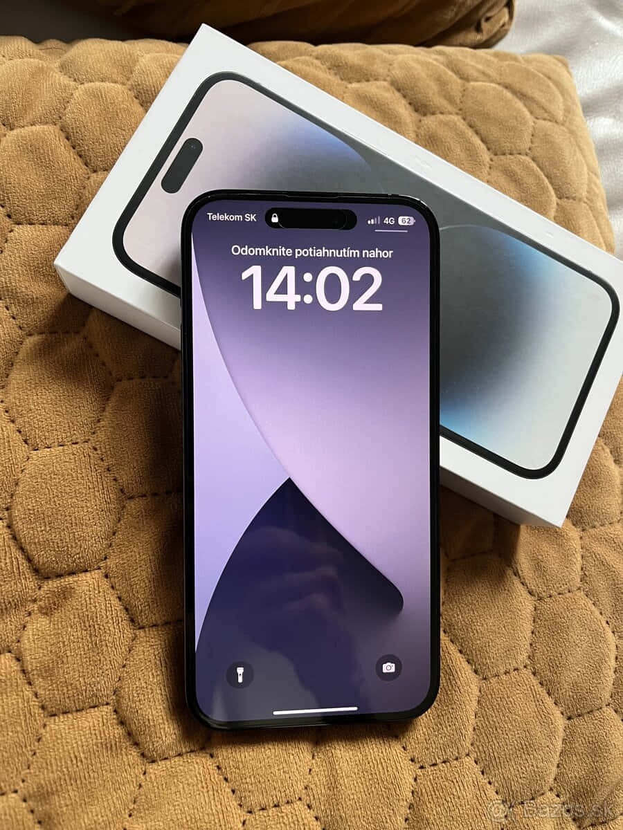 Purplei Phone14 Pro Max Unboxing Wallpaper