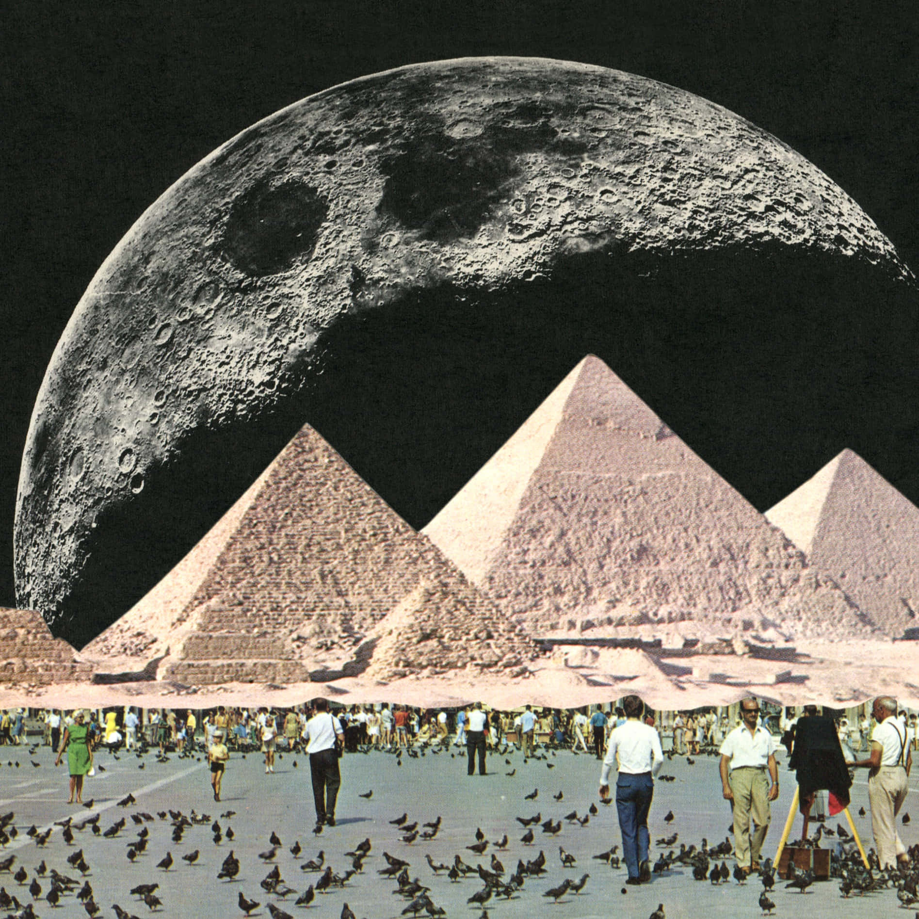 Pyramide af Månen Juxtaposition Mainframe Skyline Wallpaper