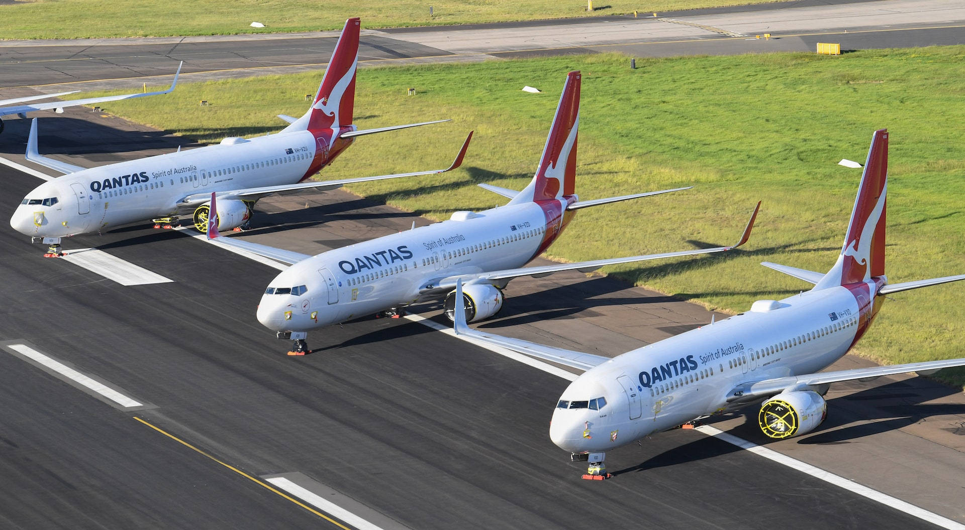 Avionesde Qantas En El Aeropuerto. Fondo de pantalla