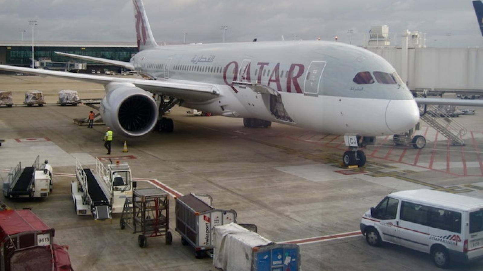 Qatarairways En Calma En Medio De La Caótica Preparación. Fondo de pantalla