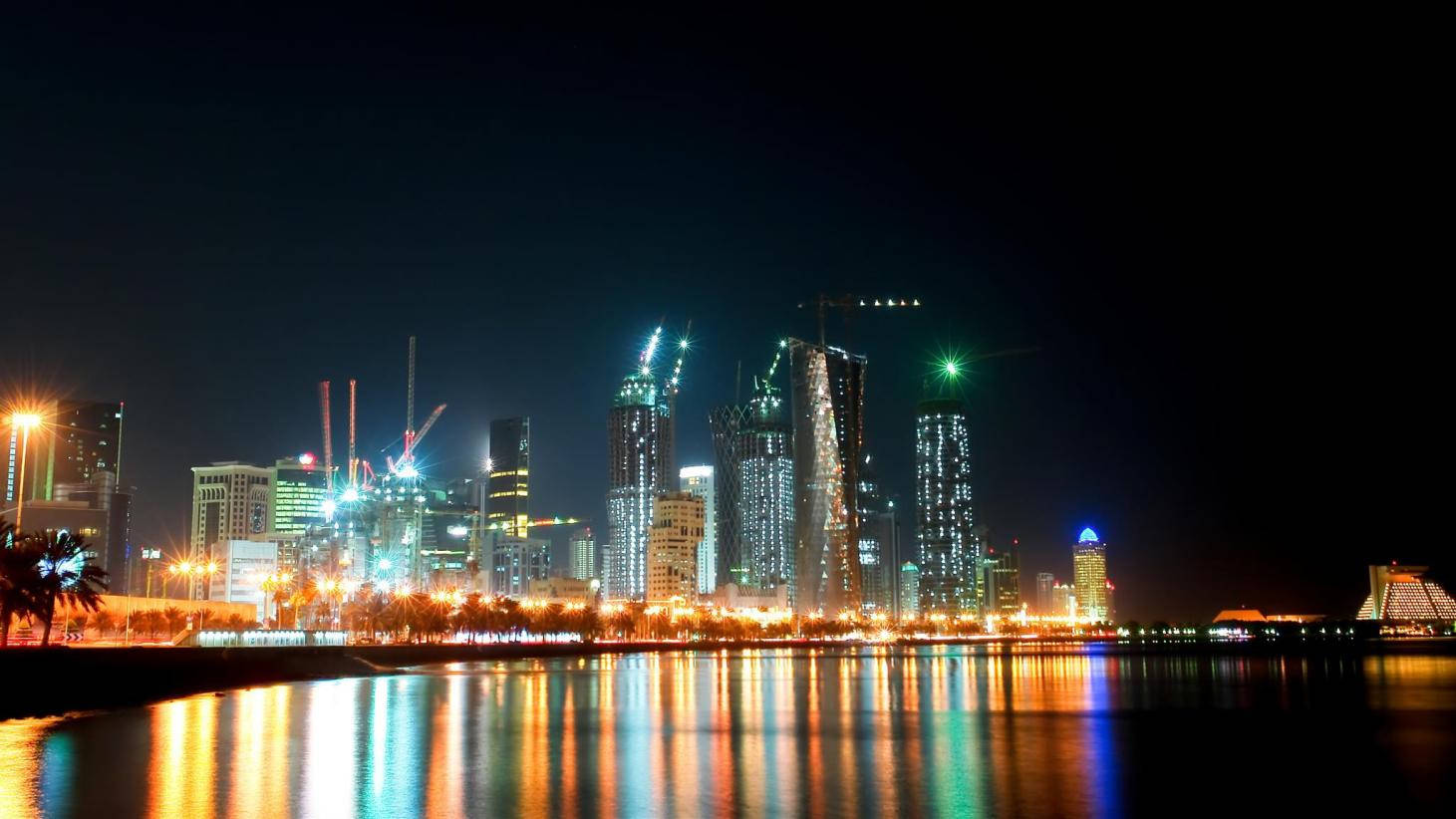 Estruturasiluminadas Do Qatar. Papel de Parede