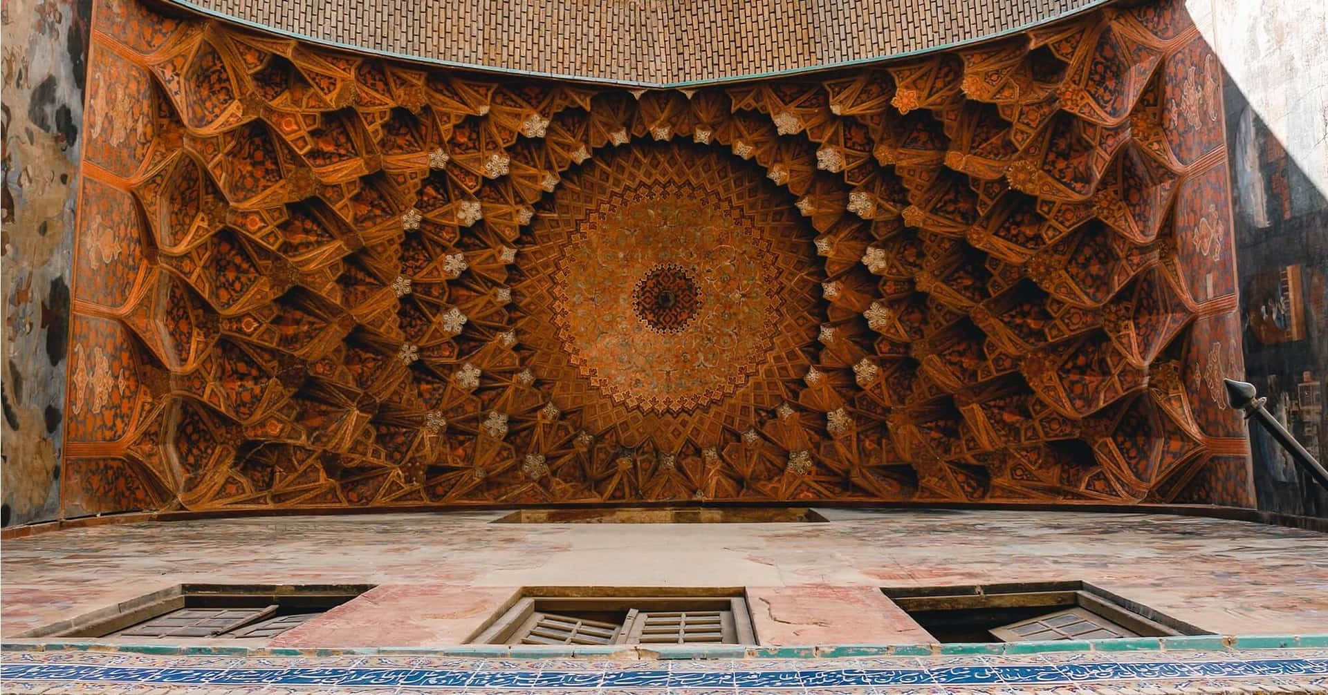 Qeysarie Gate Isfahan Art Wallpaper